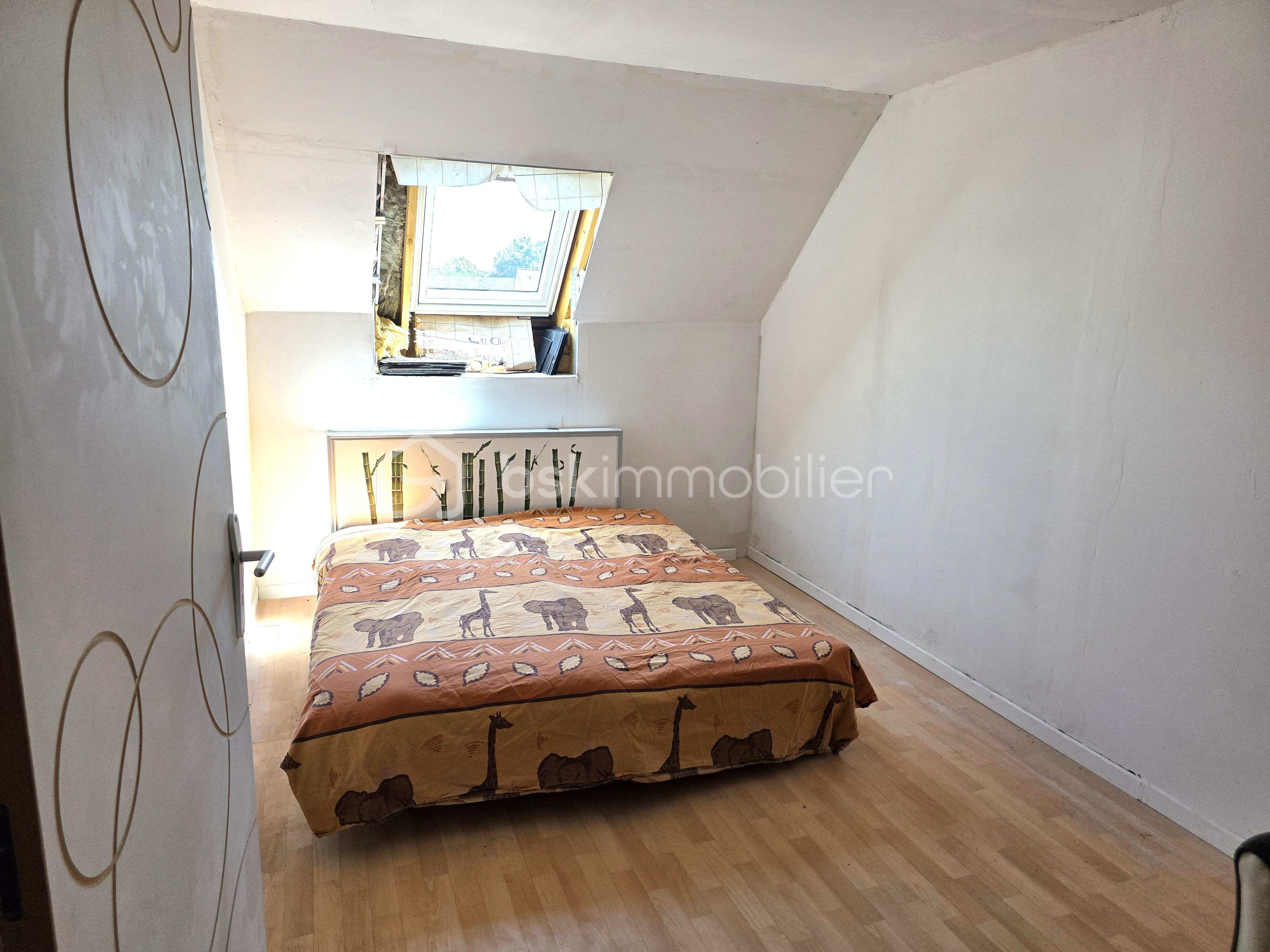 Maison de 81 m² - chambre étage.jpg