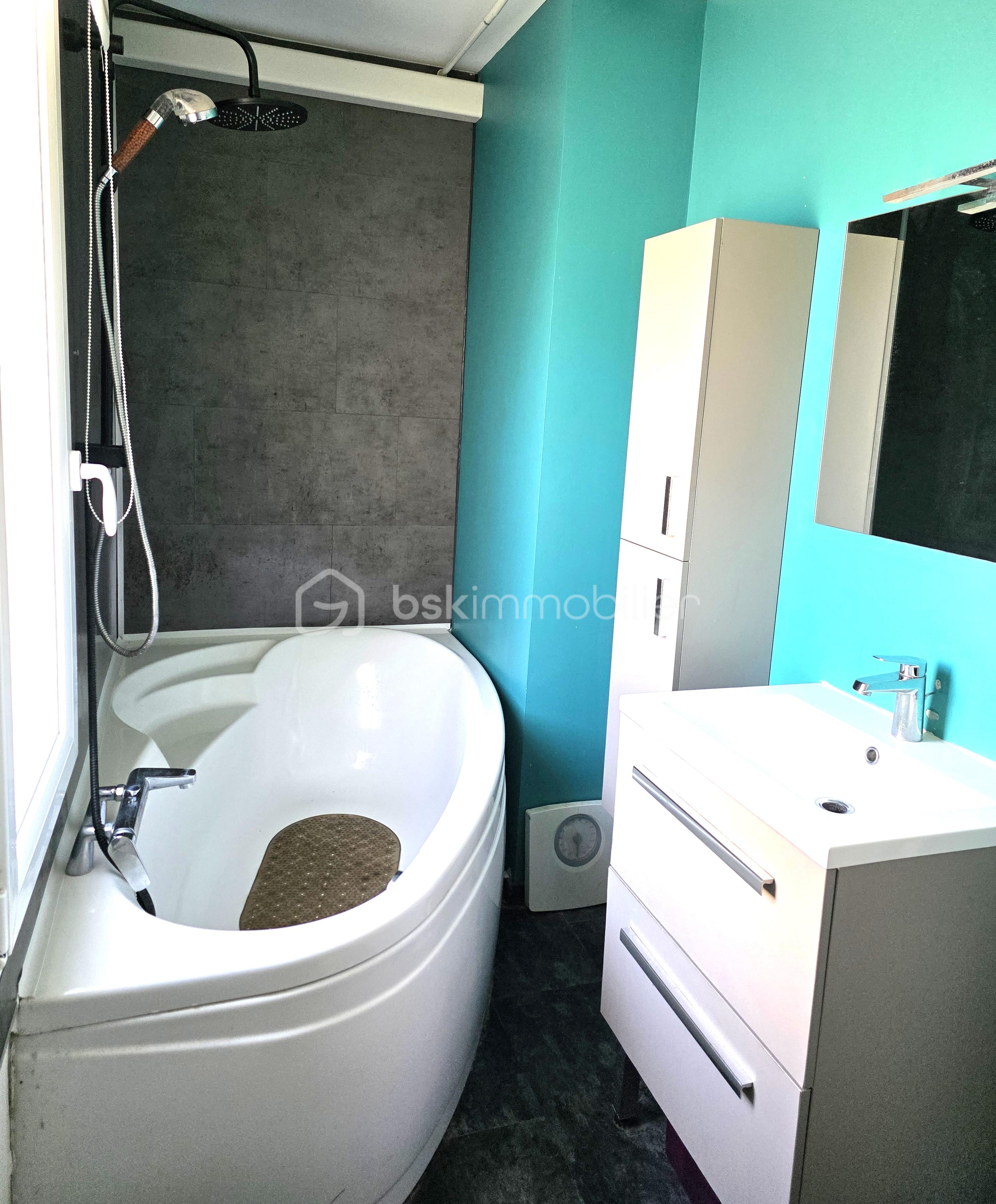 Maison de 81 m² - salle de bain.jpg