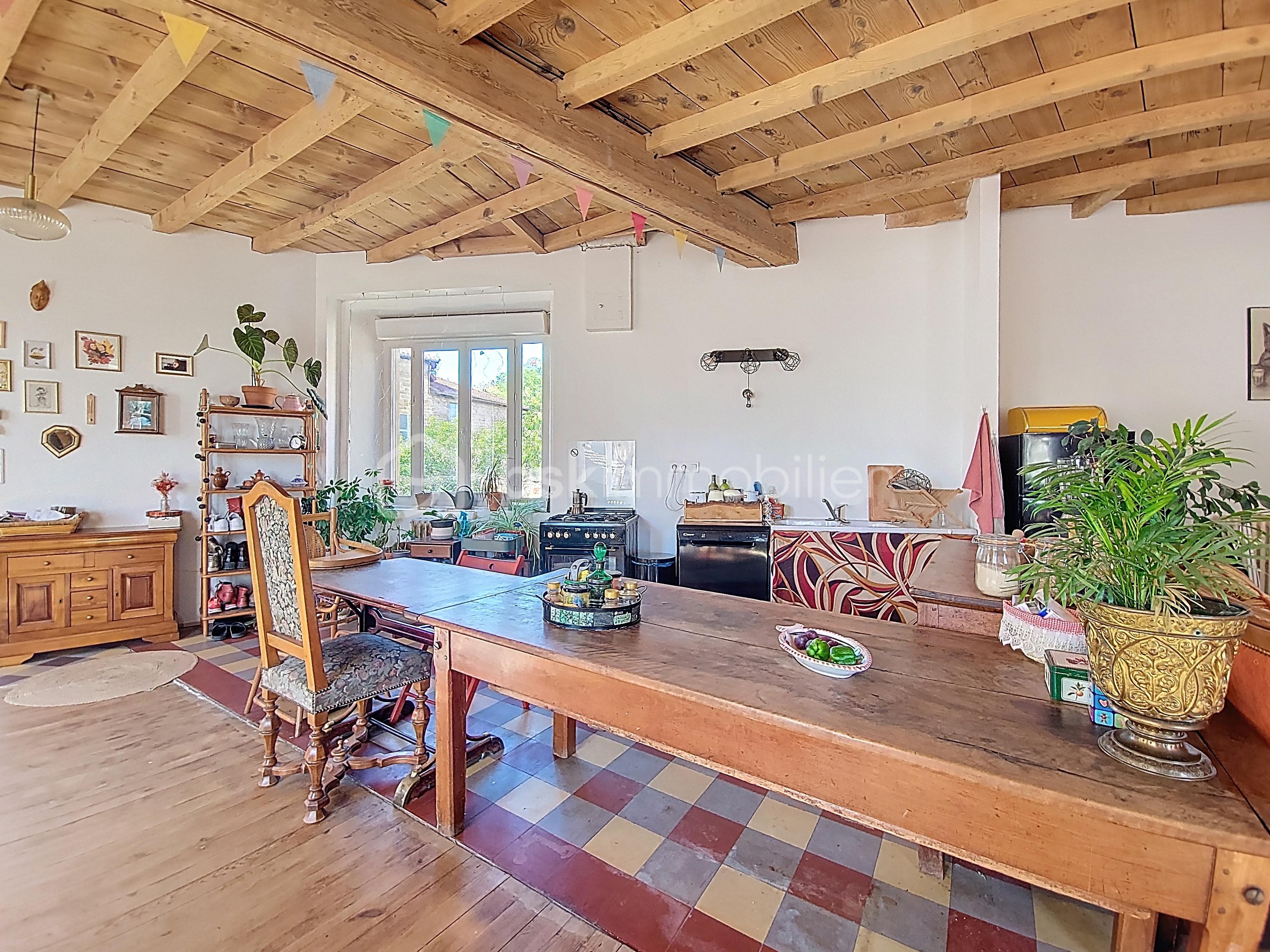 Maison de village de 170 m² - Séjour (2).jpg