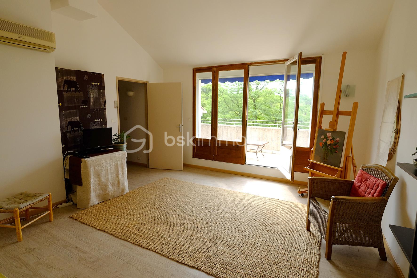 471 salon gîte 2 eme etage 300 dpi.jpg