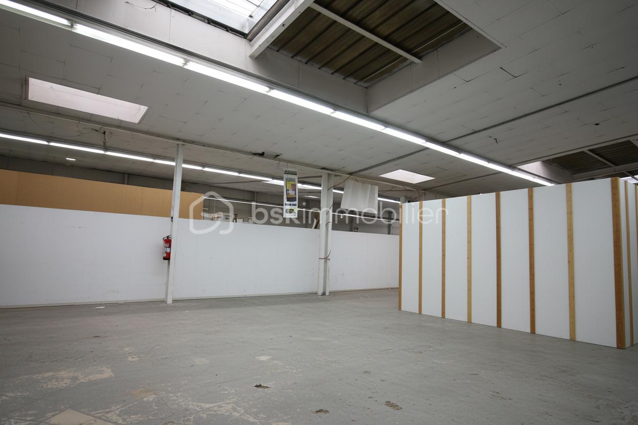 Fonds de commerce - generated_2026-01-08T18_16_54.554.jpg