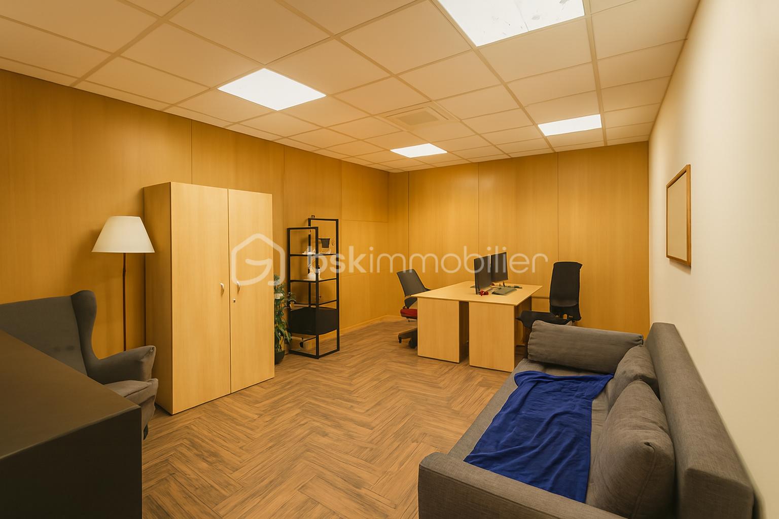 Bureau de 80 m² - Copilot_20251203_103350.png