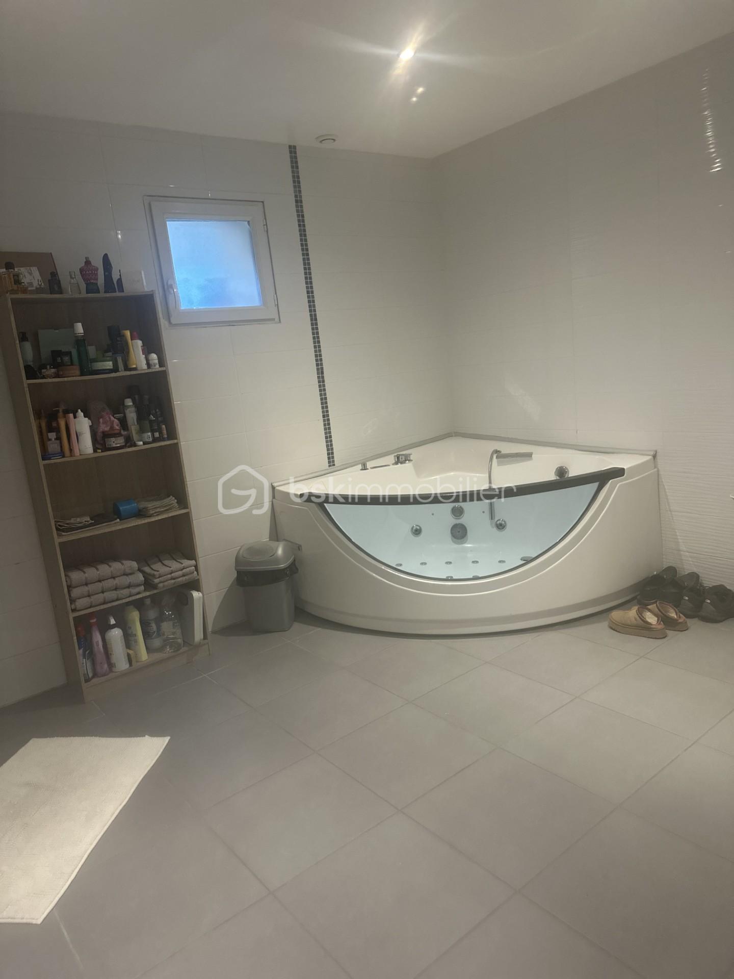 Maison de 197 m² - thumbnail_image2.jpg