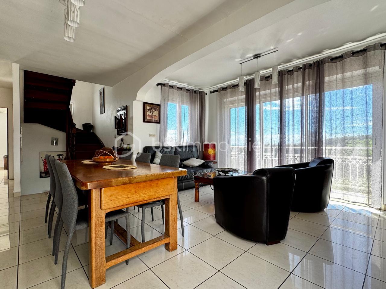 Maison traditionnelle de 115 m² - WhatsApp Image 2025-12-09 at 16.55.40.jpeg