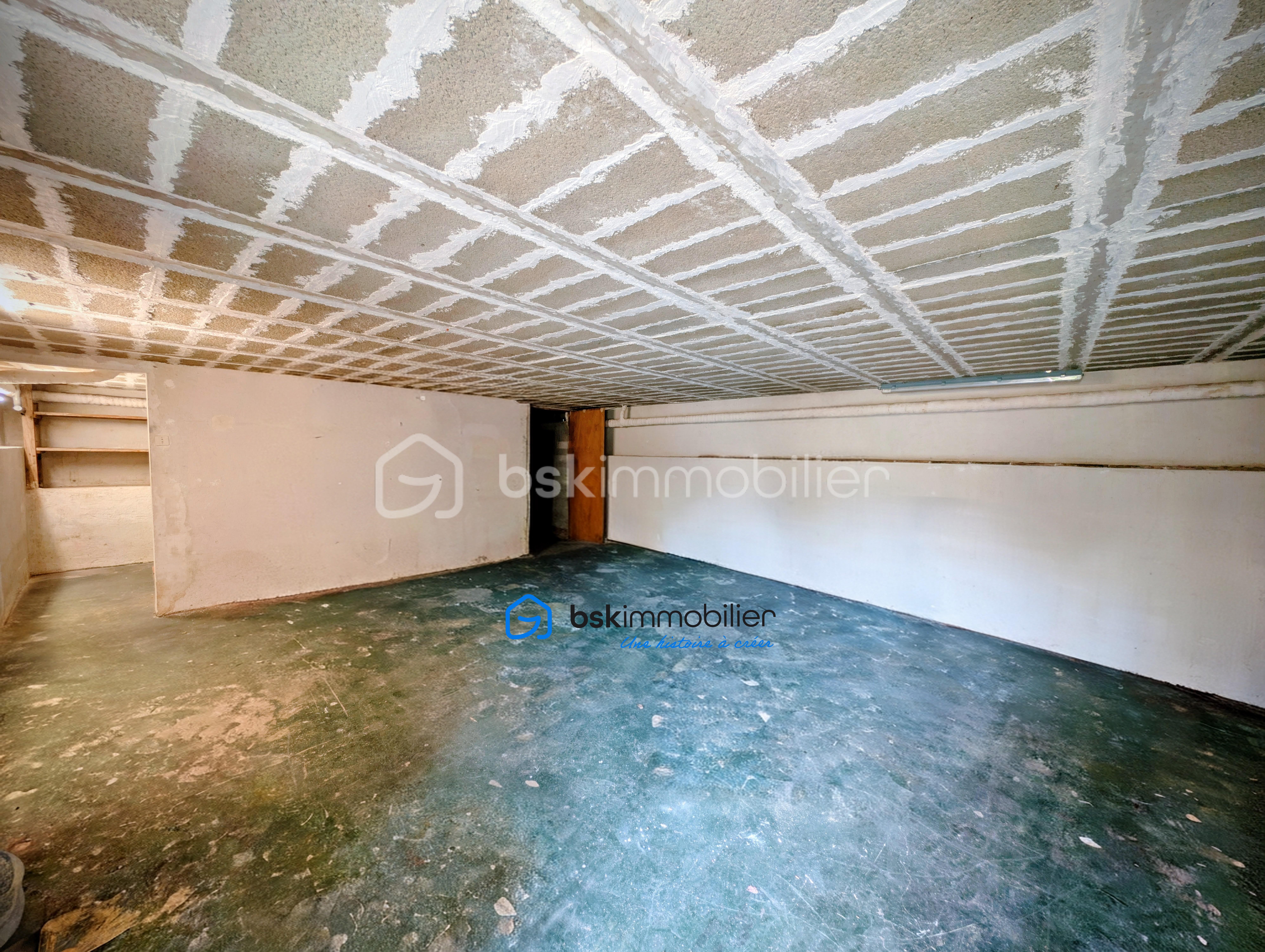 Garage 2 Maison Aureille Barras.jpg