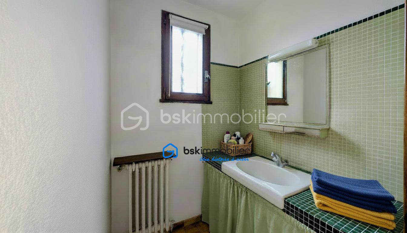 Salle de Bain Maison Aureille Barras 3.png