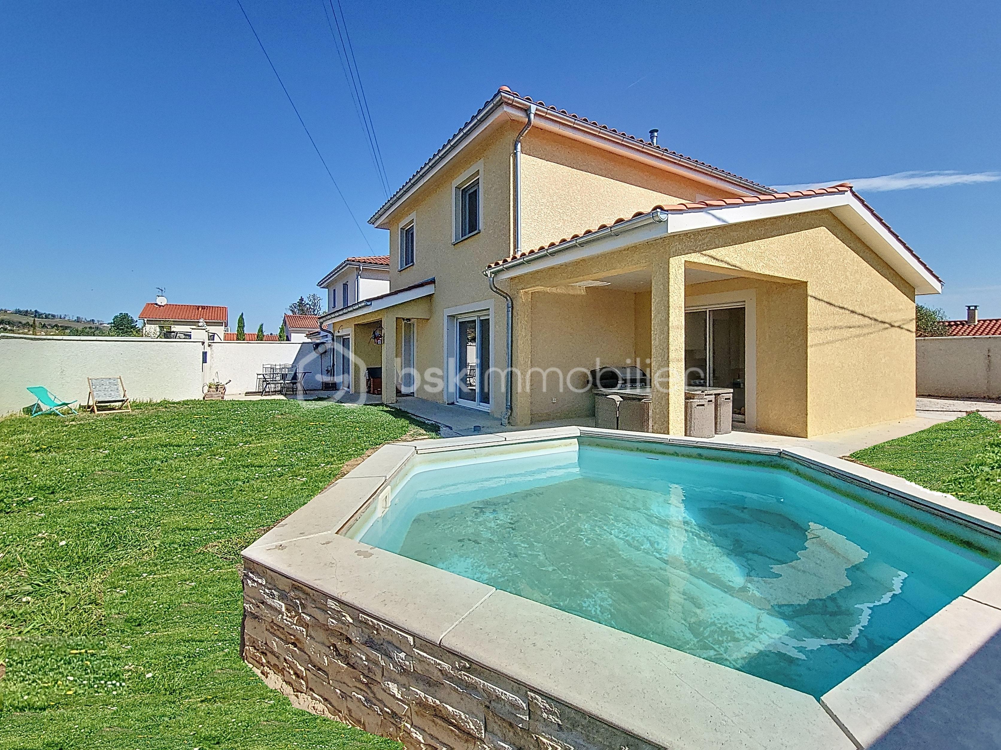 Maison contemporaine de 124 m² - 1 (14-1)gazon.jpg