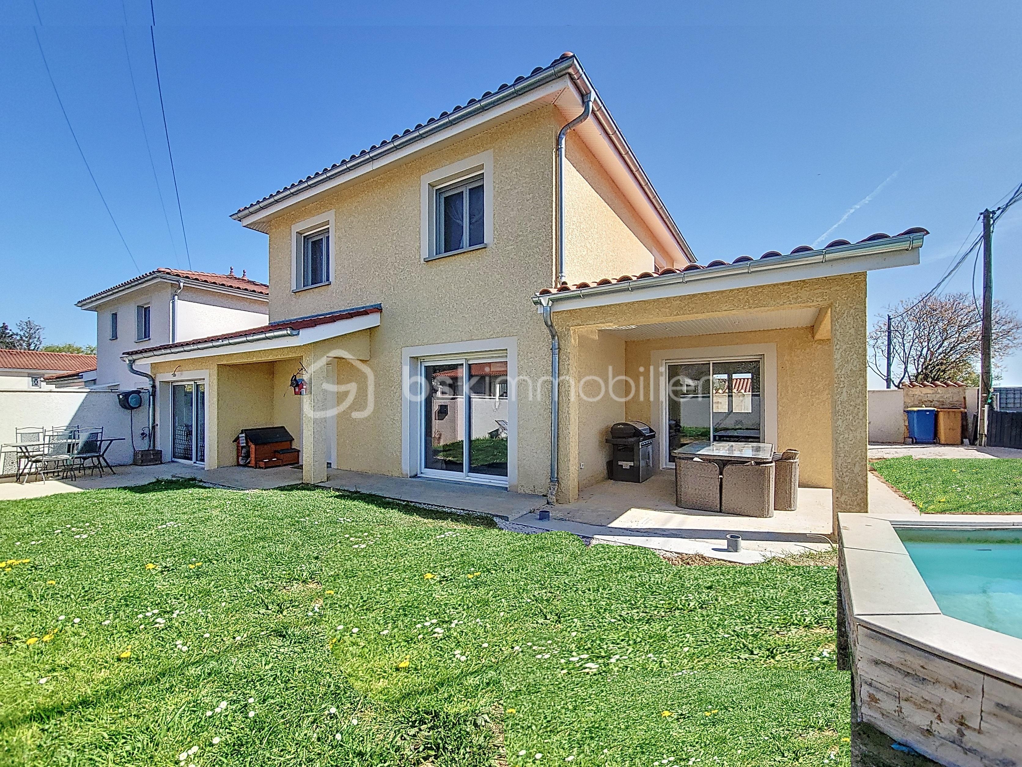 Maison contemporaine de 124 m² - 1 (6)gazon.jpg