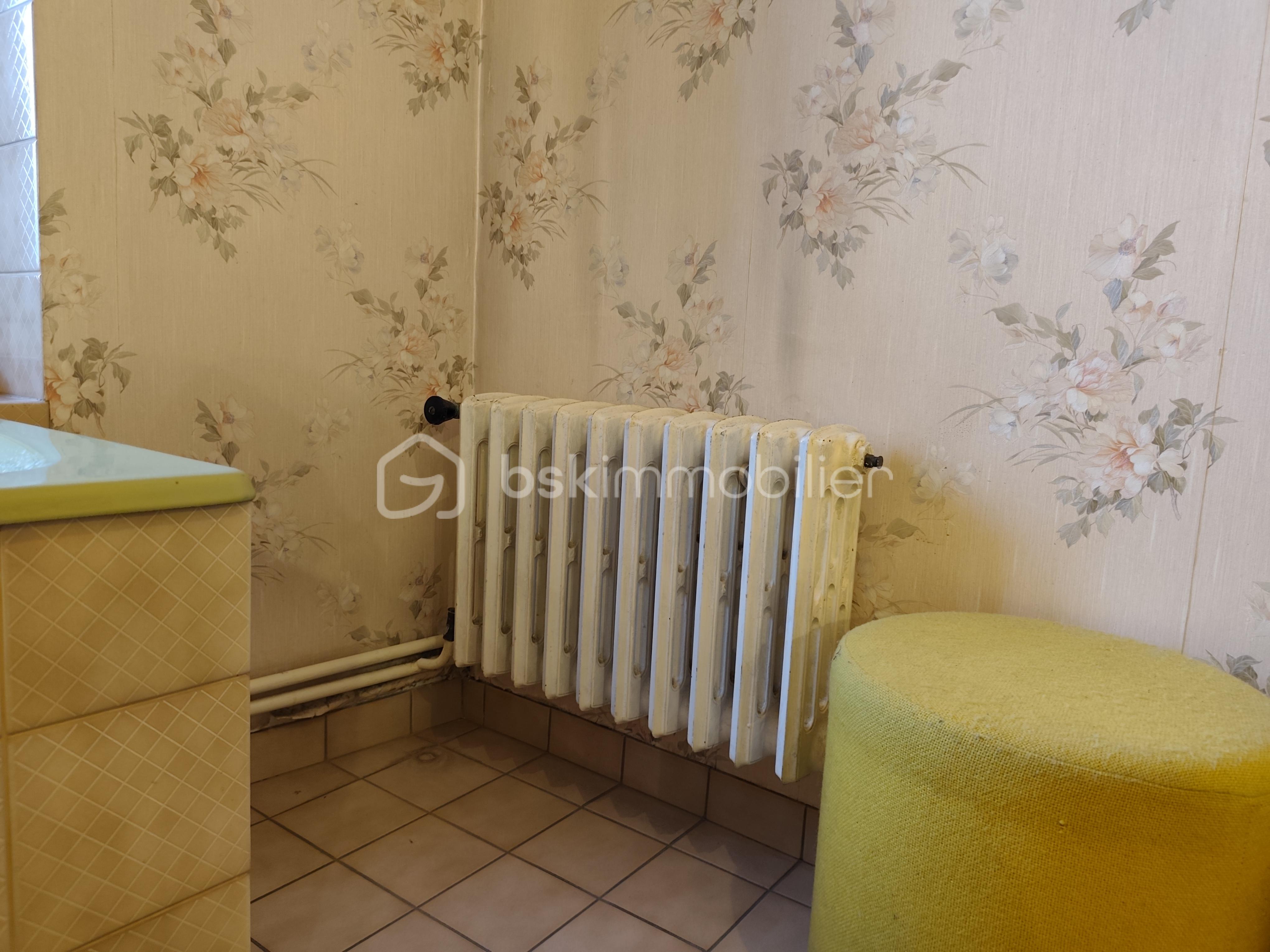 Maison de 105 m² - Photo radiateur SDB.jpg