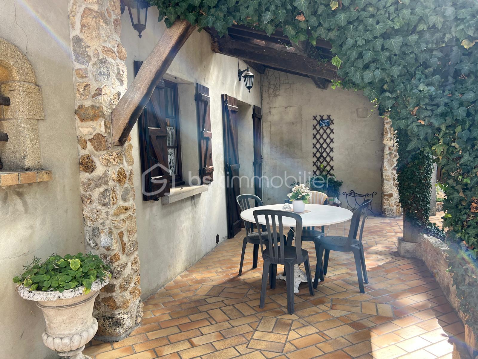 Maison de 250 m² - WhatsApp Image 2025-10-01 à 09.28.34_9b934d92.jpg