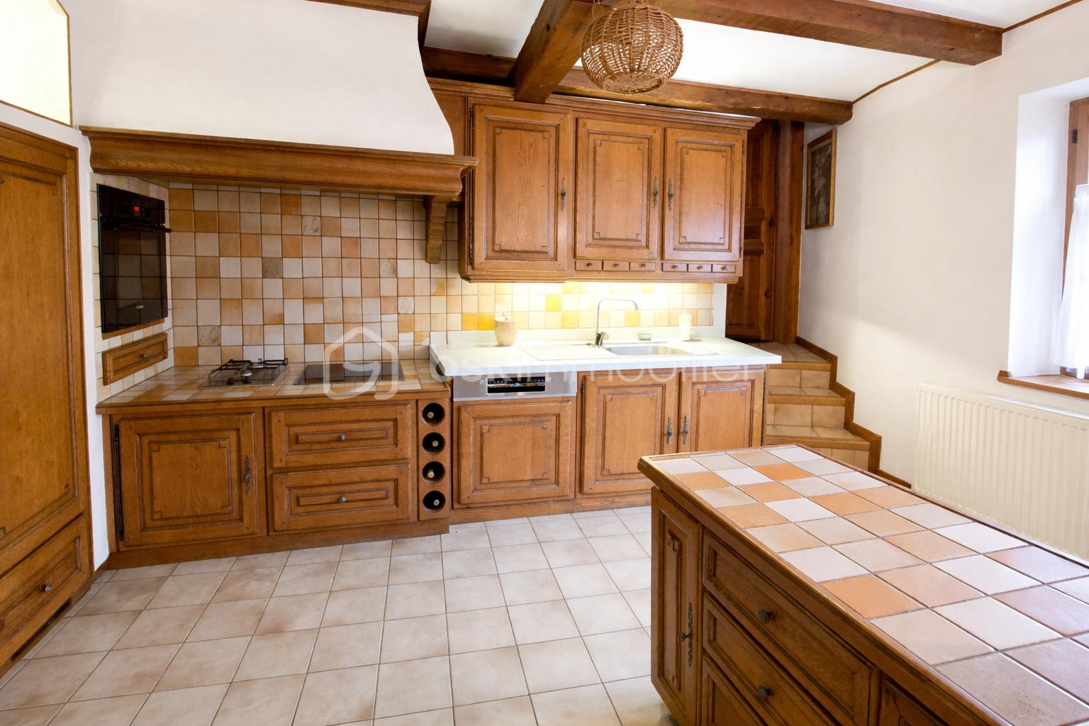 Immeuble de 240 m² - ChatGPT Image 5 févr. 2026, 06_22_33.png