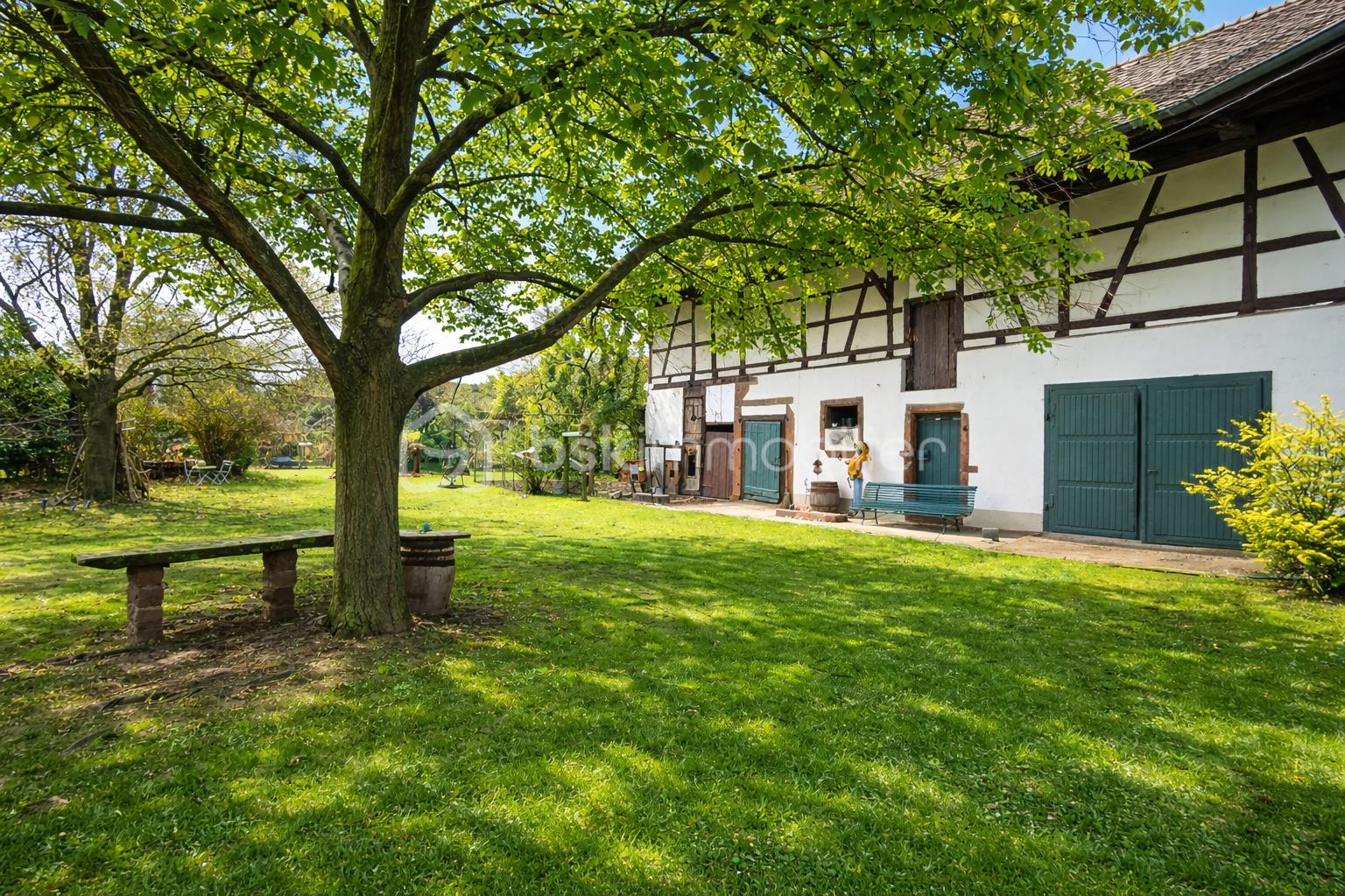 Immeuble de 240 m² - ChatGPT Image 5 févr. 2026, 14_58_28.png