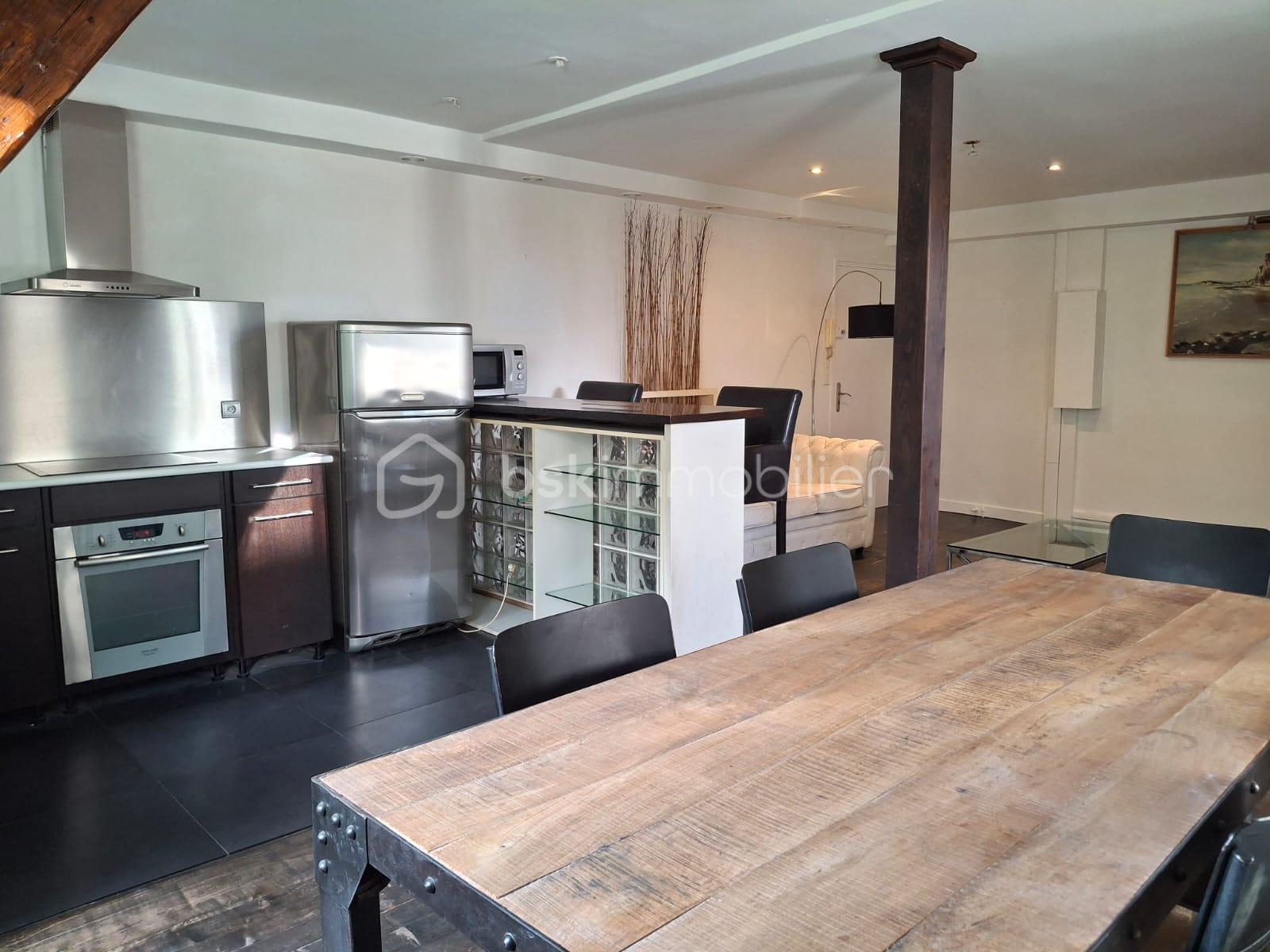 Appartement de 66 m² - ESPACE DE VIE Paysage vers porte entrée.jpg