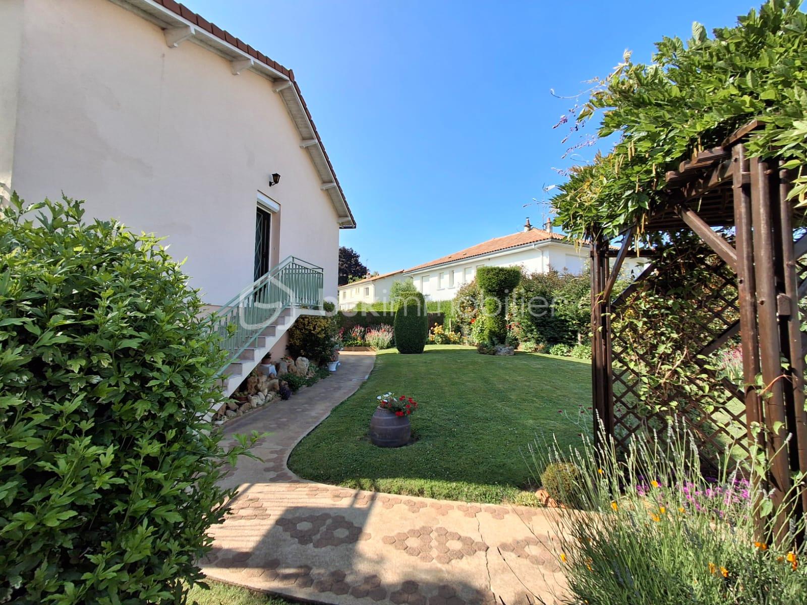 Maison de village de 98 m² - WhatsApp Image 2025-06-18 à 17.40.17_c4b1a76c.jpg