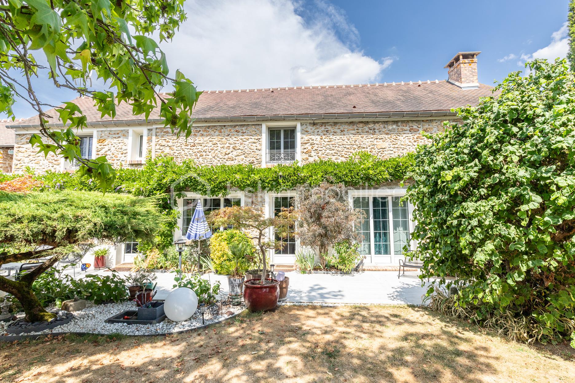 Maison 6 pièces 176 m² · à Vert-le-Grand · 176 m² · 589 000 €