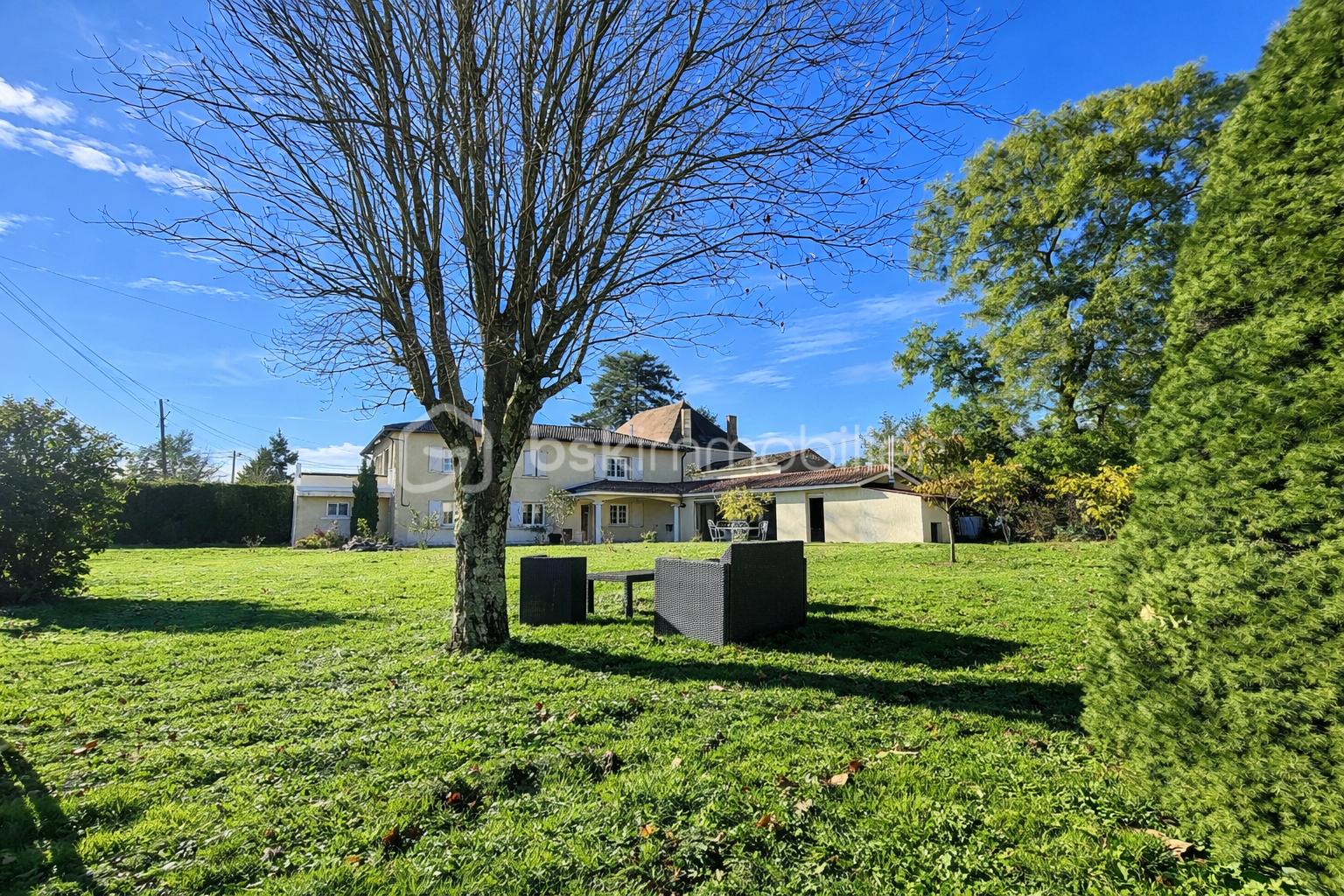 Maison de 201 m² - 4172AD98-DCAA-4EFA-97F1-B1B3979777E3.PNG