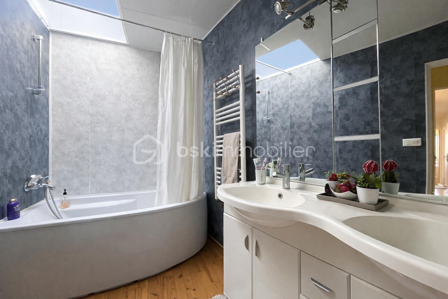 Maison de 201 m² - C3111E00-5092-479F-A9E3-2E4BB5CB2CD7.PNG