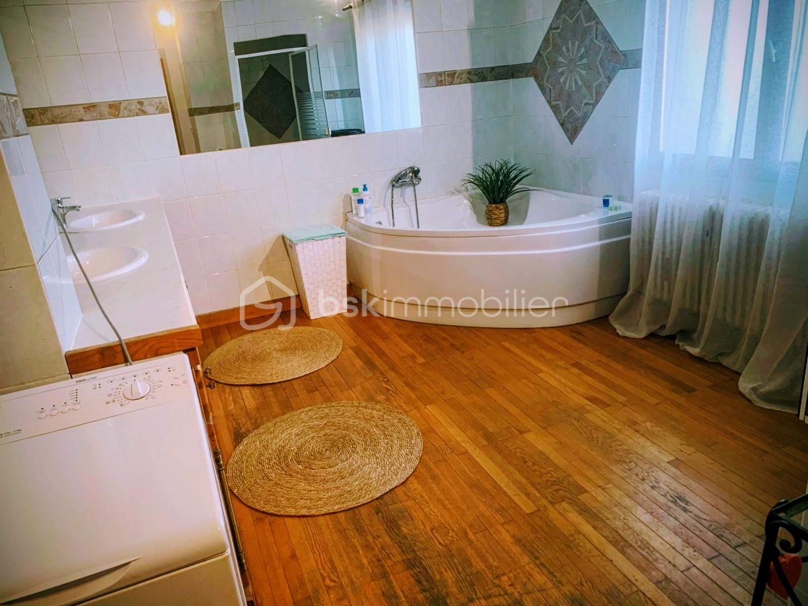 Maison de 222 m² - IMG-20251107-WA0035~3.jpg