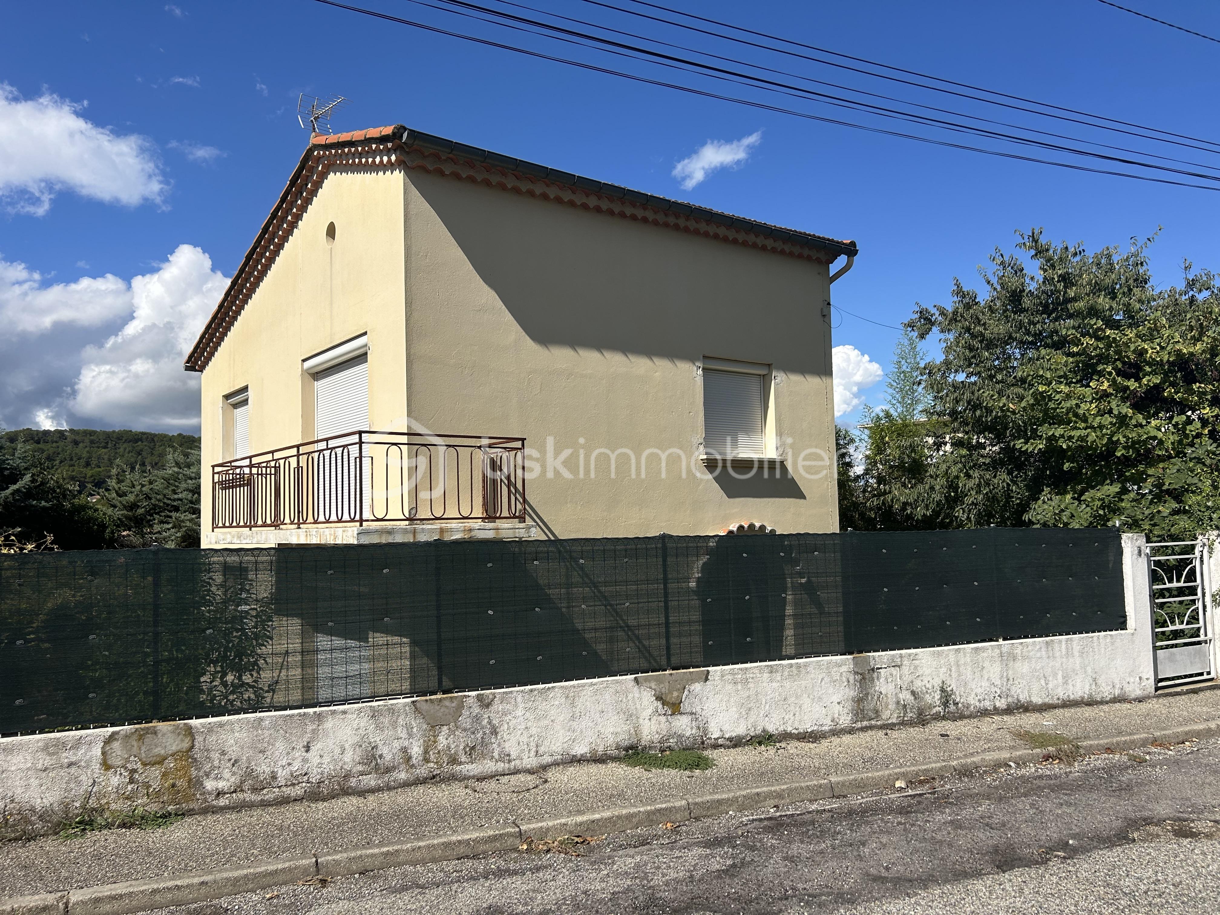 Maison de 85 m² - maison vue de la route.jpg