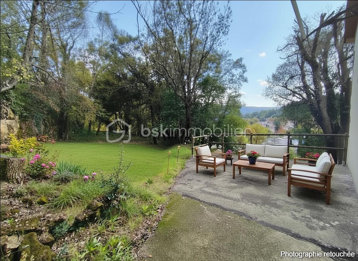 Immeuble mixte de 166 m² - generated_2025-11-21T09_15_00.878.jpg