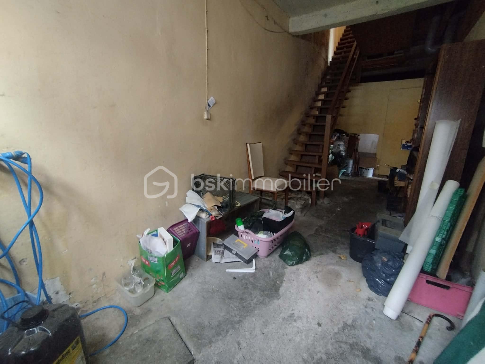 Maison de 300 m² - b3f83c7a-e235-4996-b7c7-04d598012628.jpg