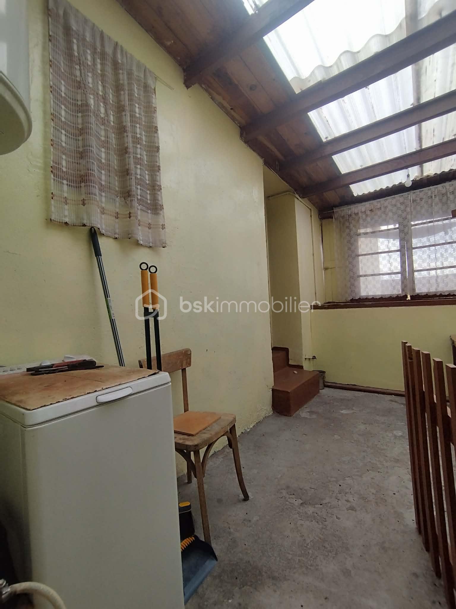 Maison de 300 m² - 0b78a443-e9dc-4637-85f2-a32288f5fd3e.jpg