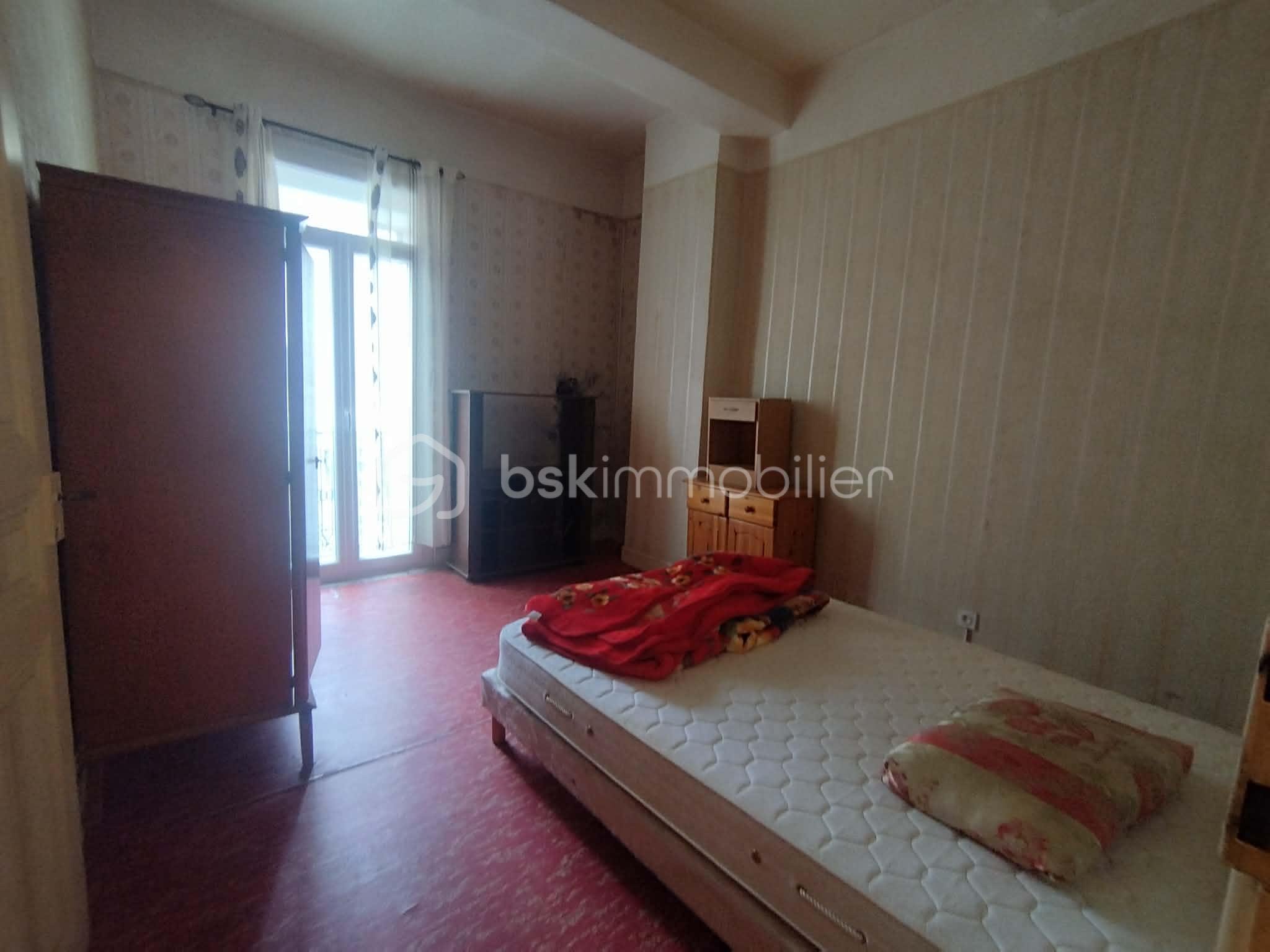 Maison de 300 m² - e6d46e04-c027-4d12-b9c6-3d728b2c0673.jpg