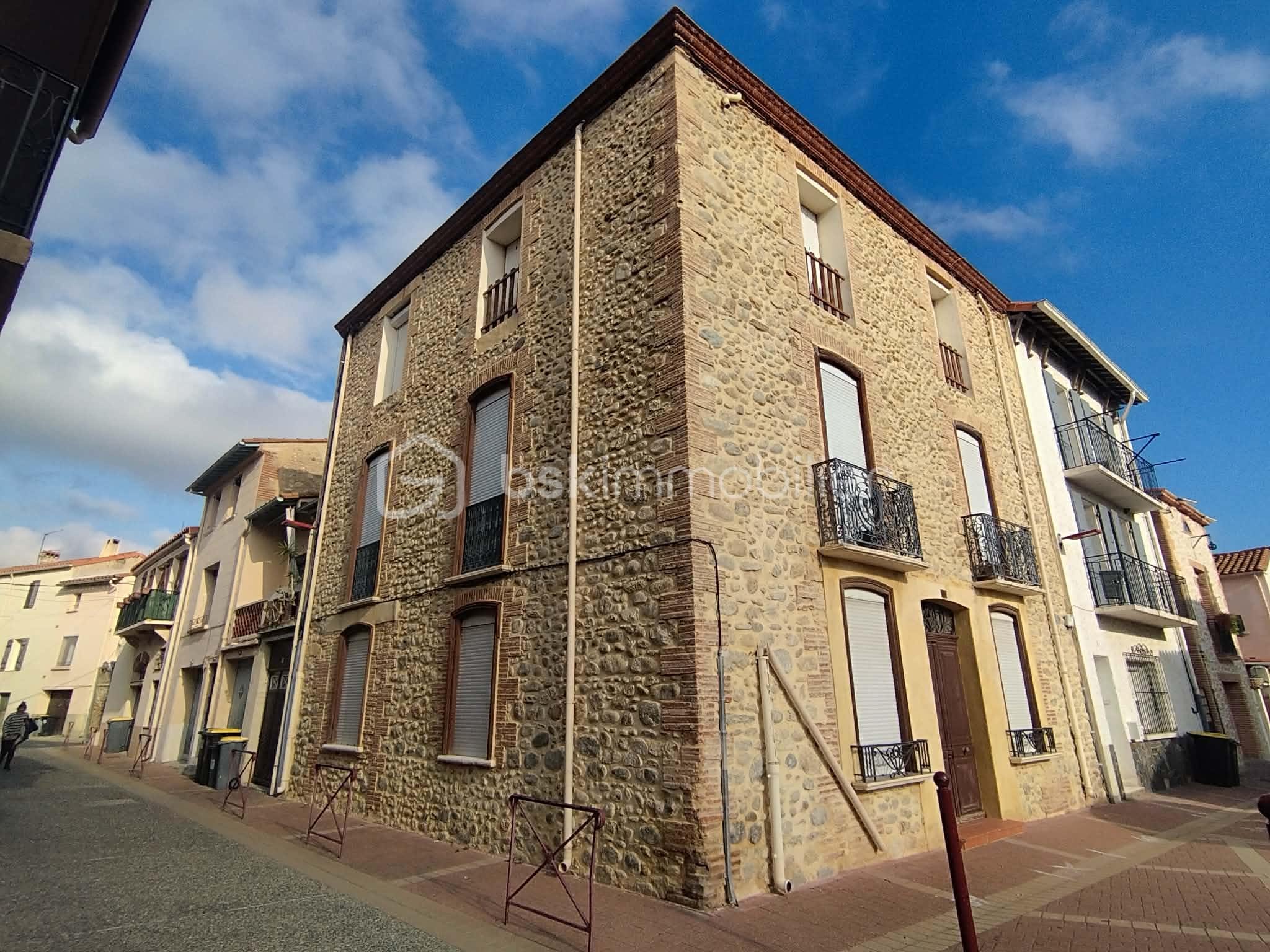 Maison de 300 m² - cf344ed1-9000-4916-919d-ec8475b87eda.jpg