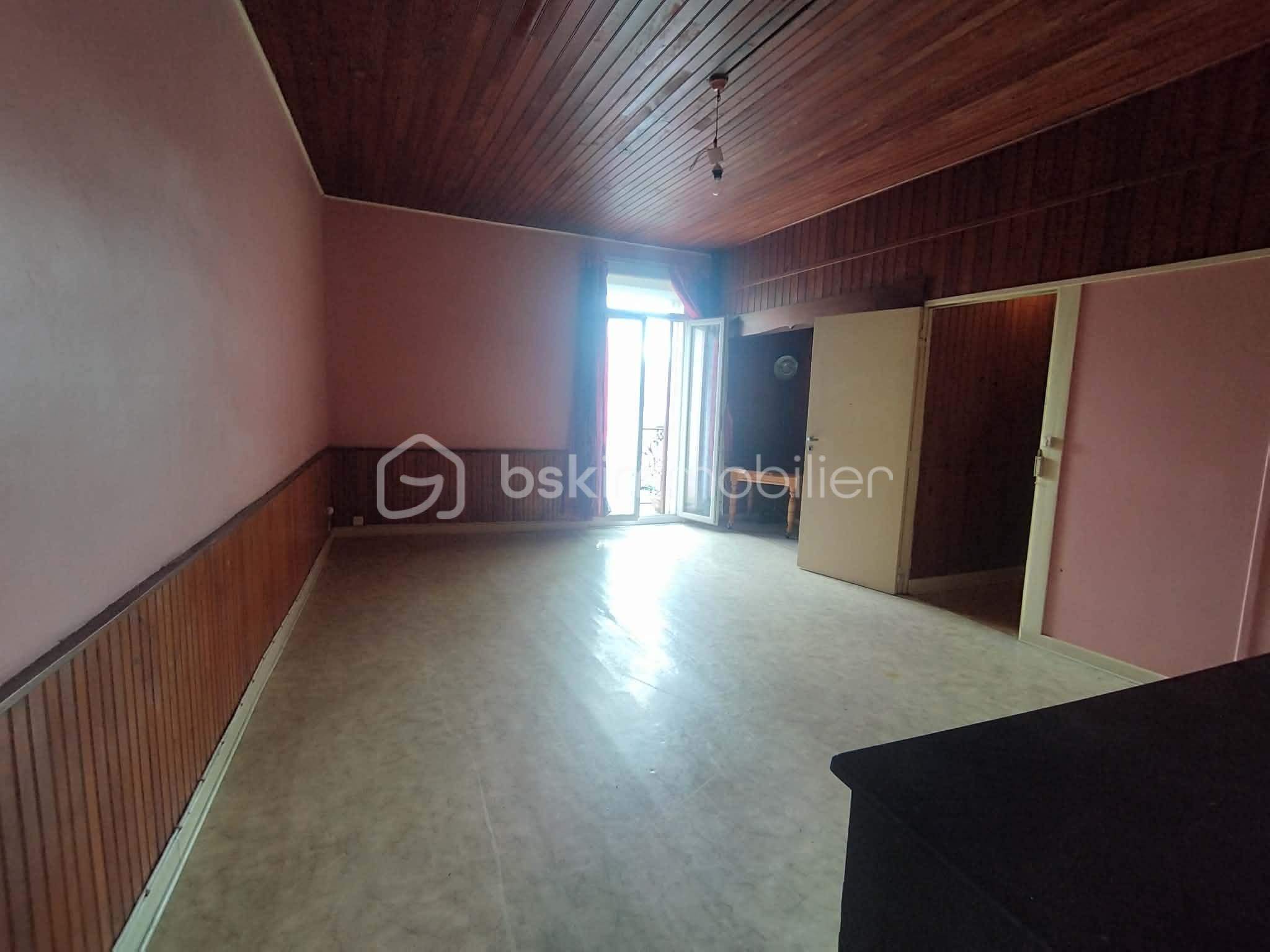 Maison de 300 m² - ba048daf-d6b0-48c7-9ff9-5672b37951bc.jpg