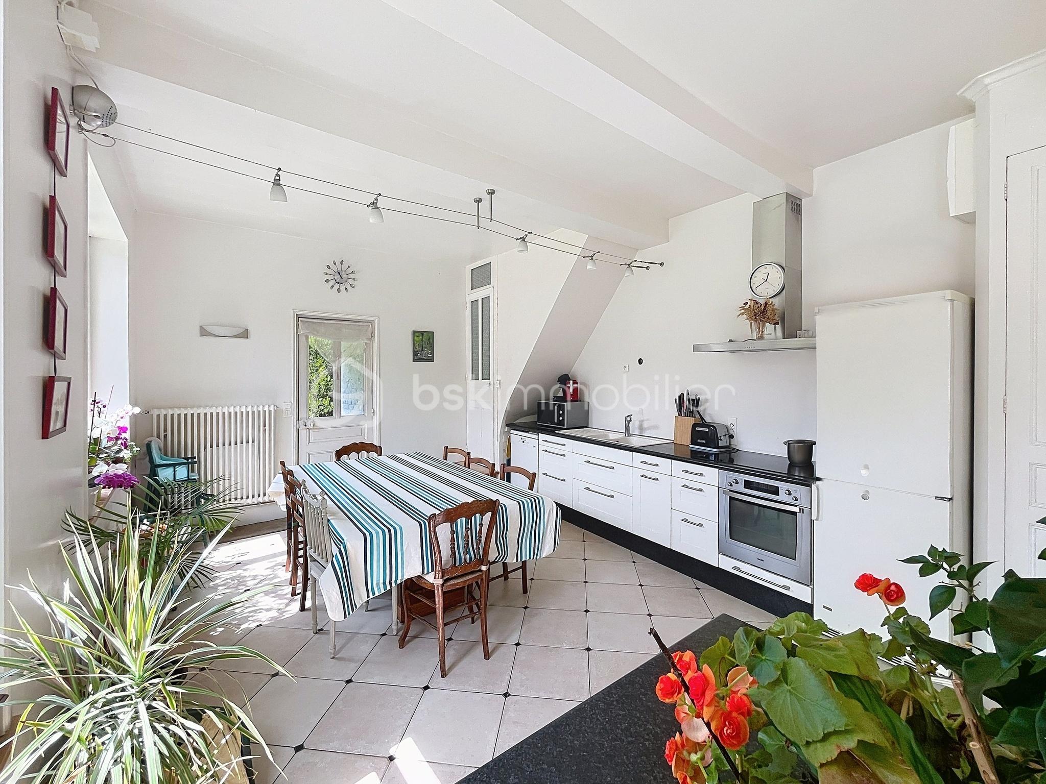 Maison de ville de 416 m² - du-tertre_00107.jpg