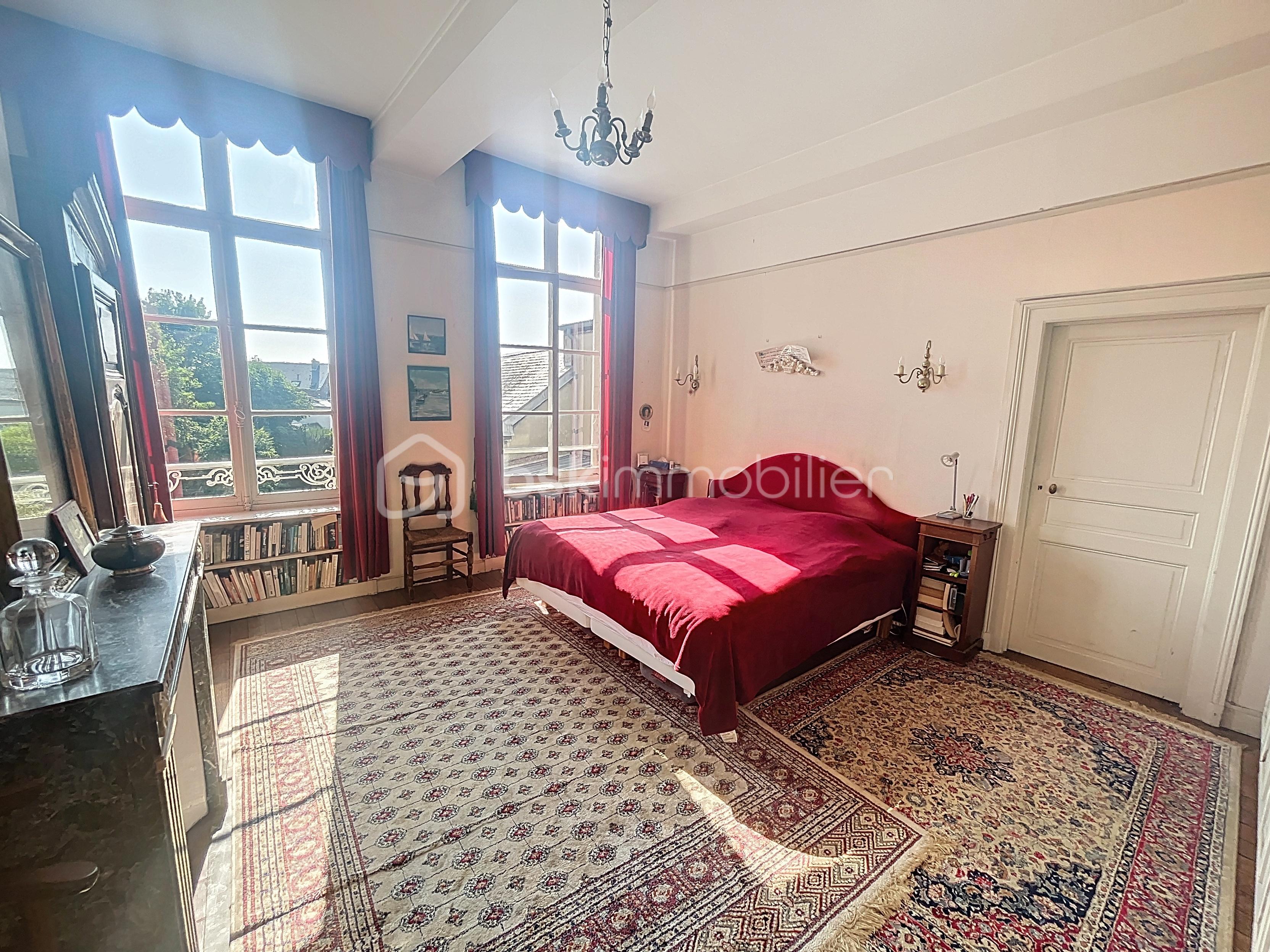 Maison de ville de 416 m² - du-tertre_00001.jpg
