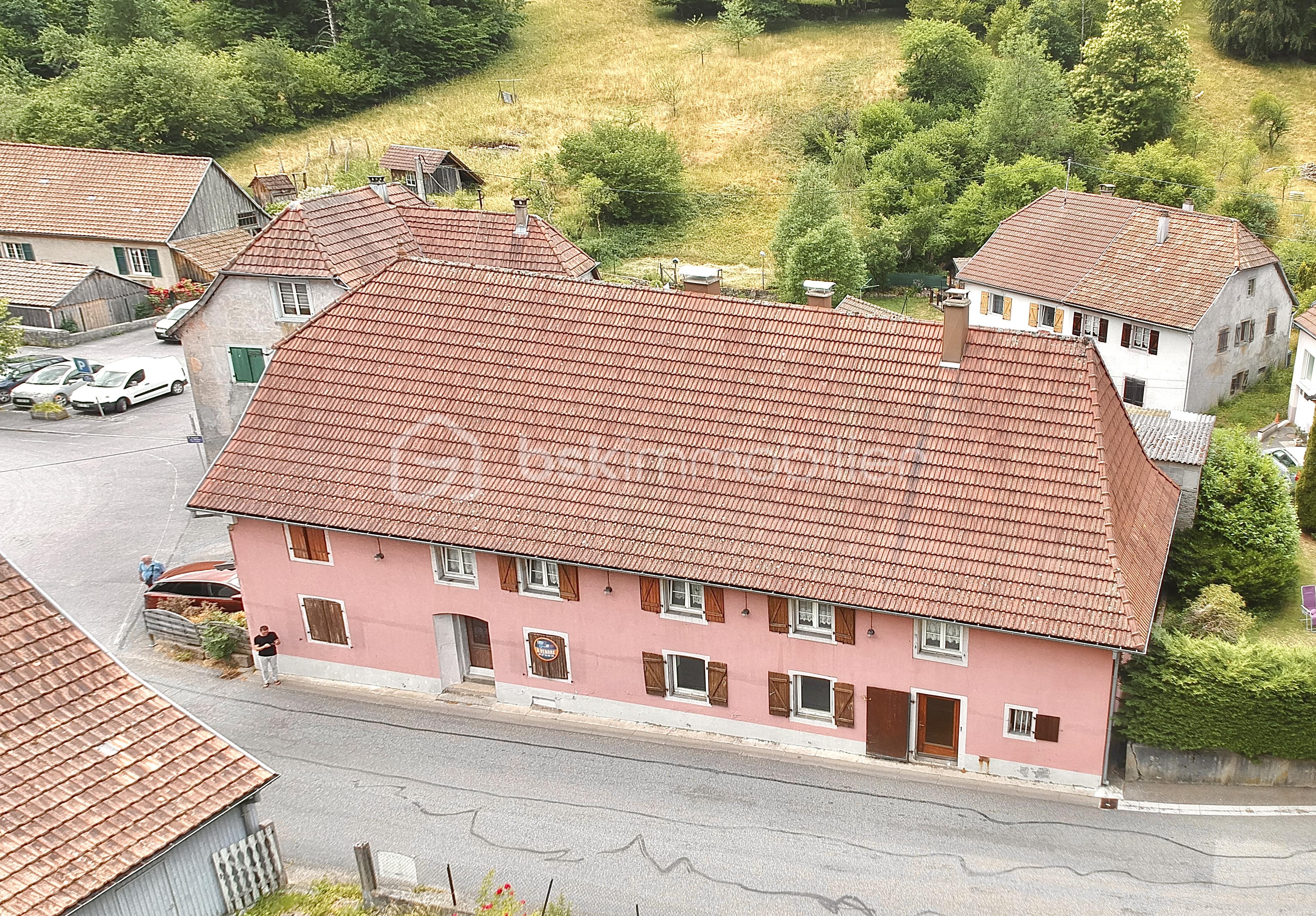 Maison de village de 303 m² - DJI_0902.jpeg