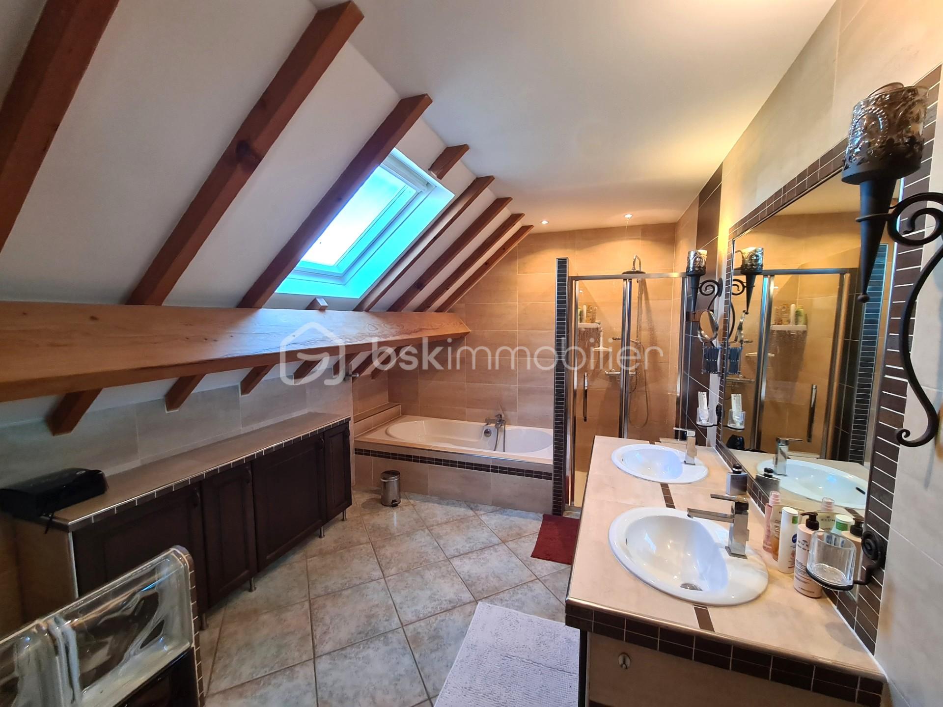 Maison de 125 m² - SDB HAUT 1OK.jpg