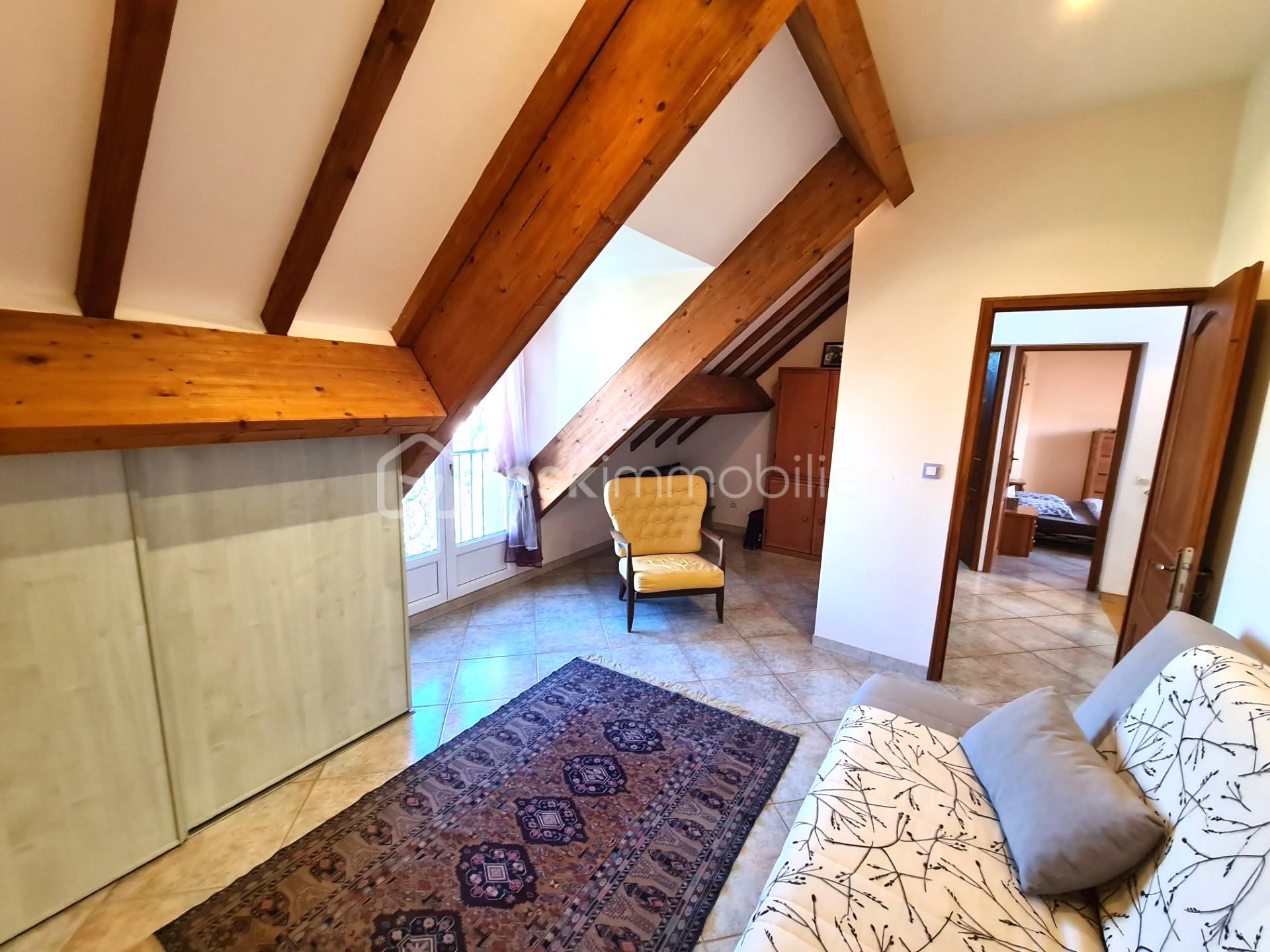Maison de 125 m² - CHAMBRE 3B LOU.jpg