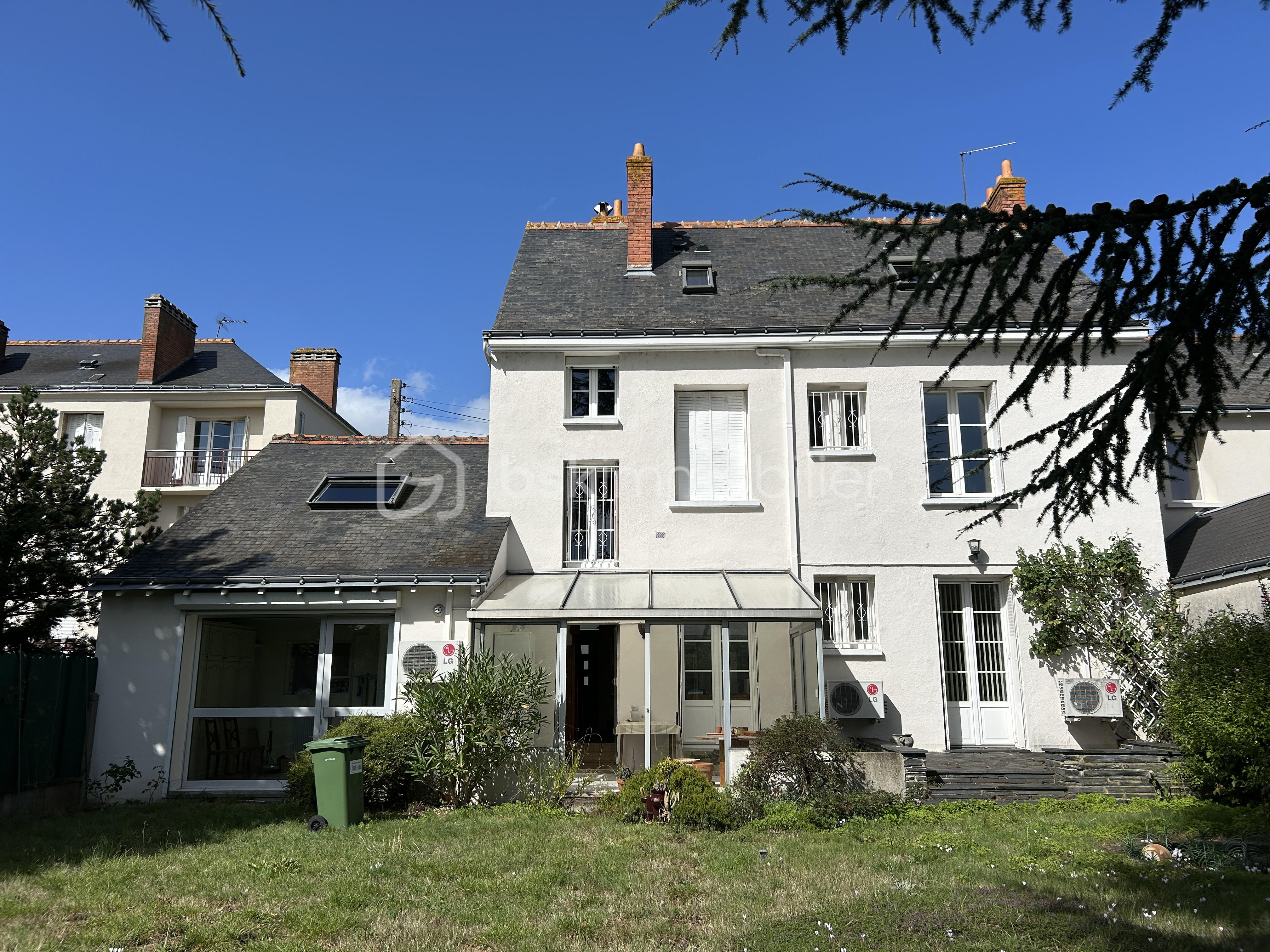 Maison de 197 m² - jardin2.jpg