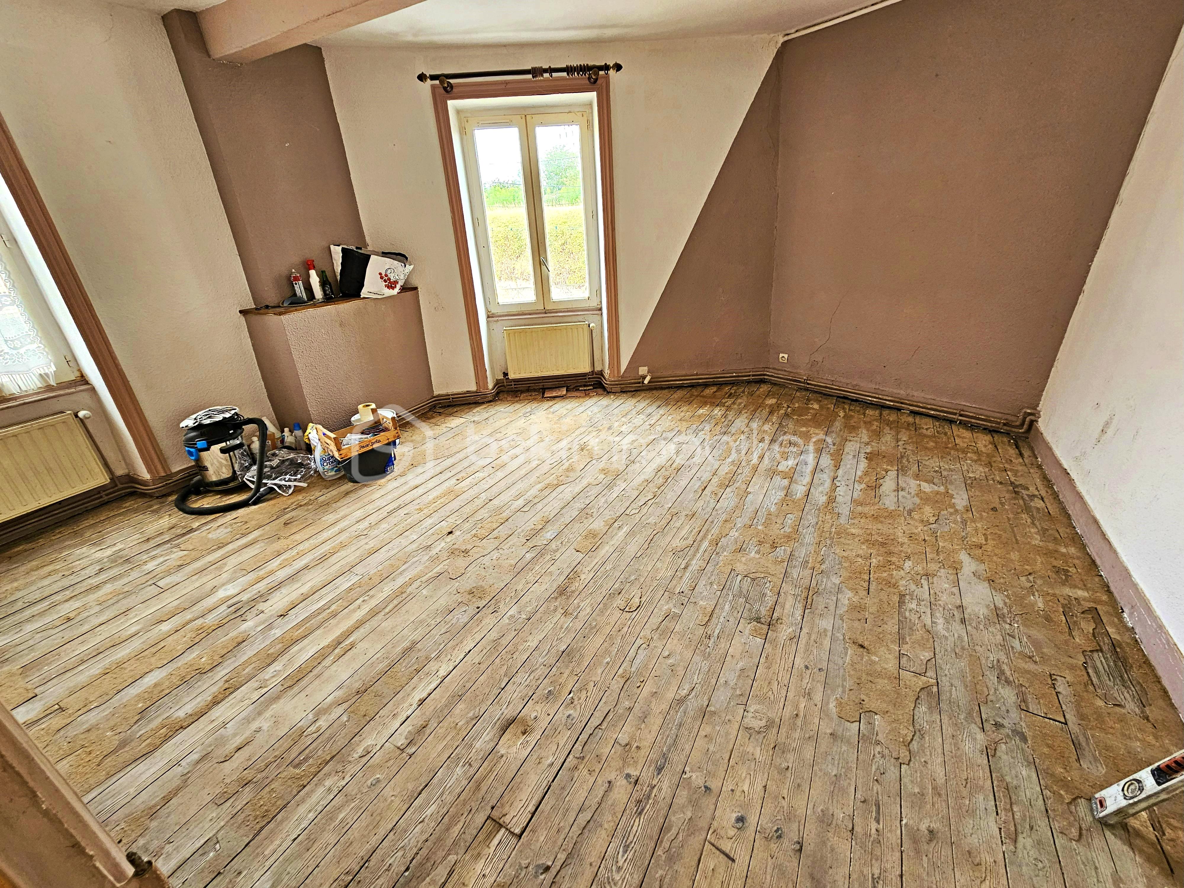 Immeuble mixte de 200 m² - Salon.jpg