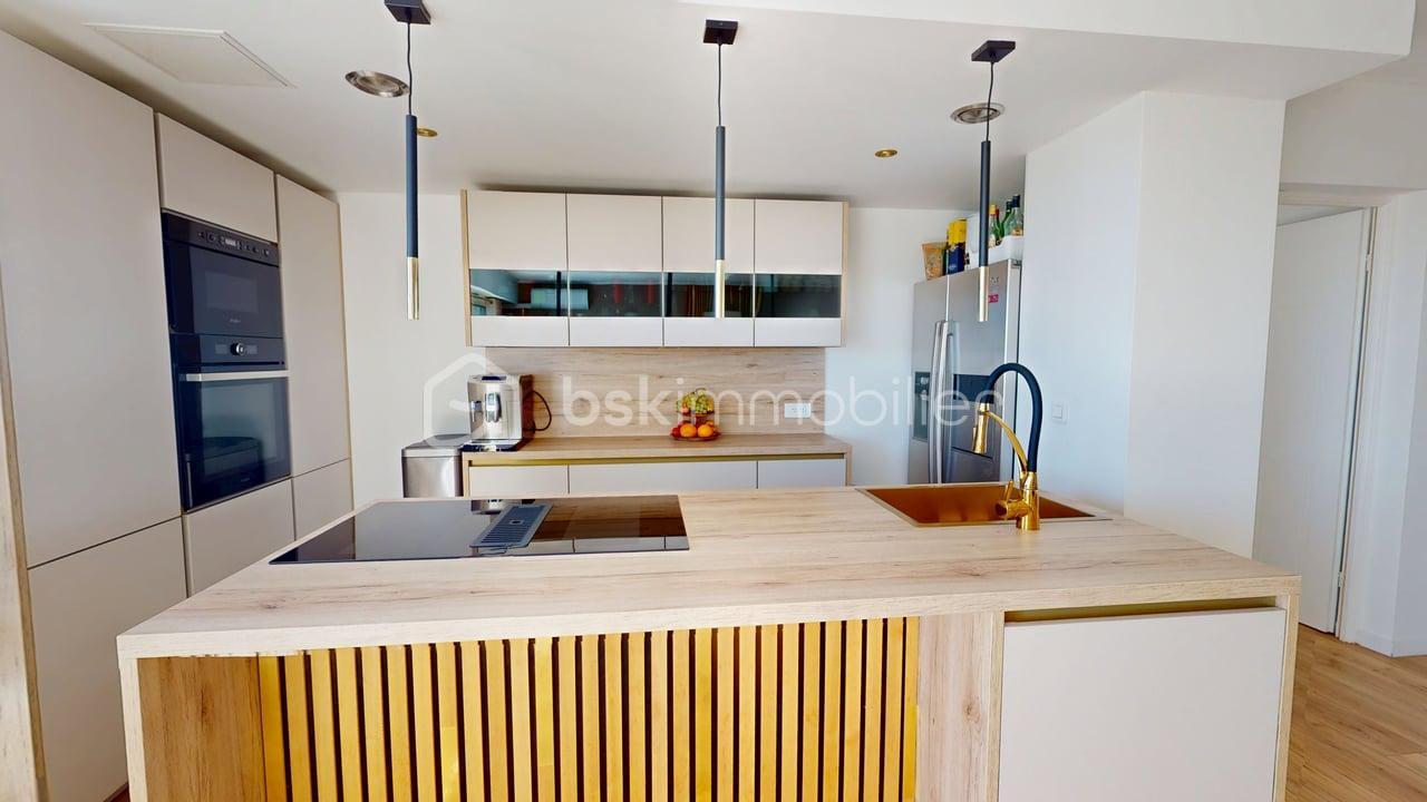 Appartement de 92 m² - 4-PIECES-VUE-MER-92m-St-Laurent-du-Var-11132025_115954 2.jpg