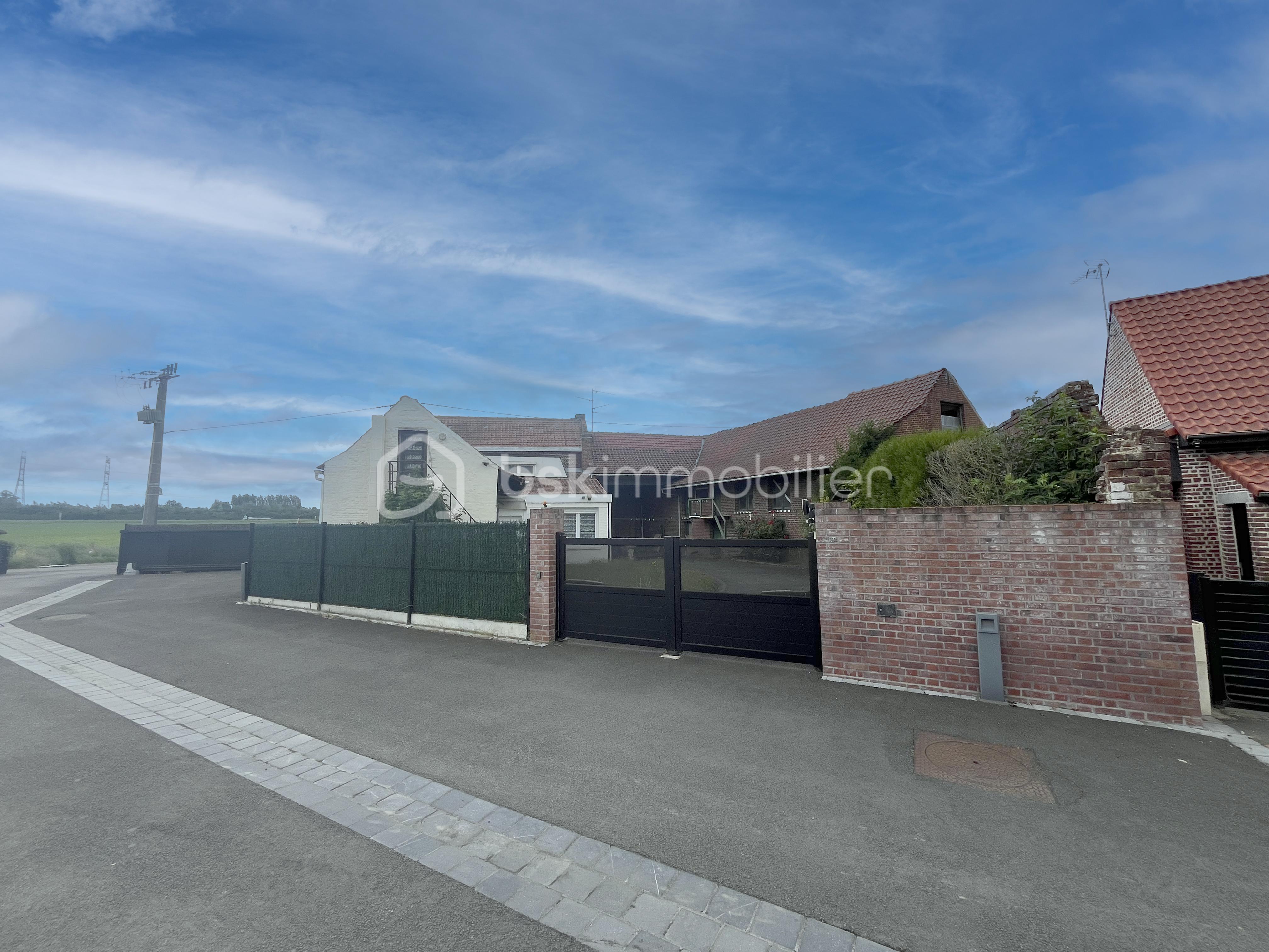 Corps de ferme de 136 m² - ImmeubleDerriere.jpg