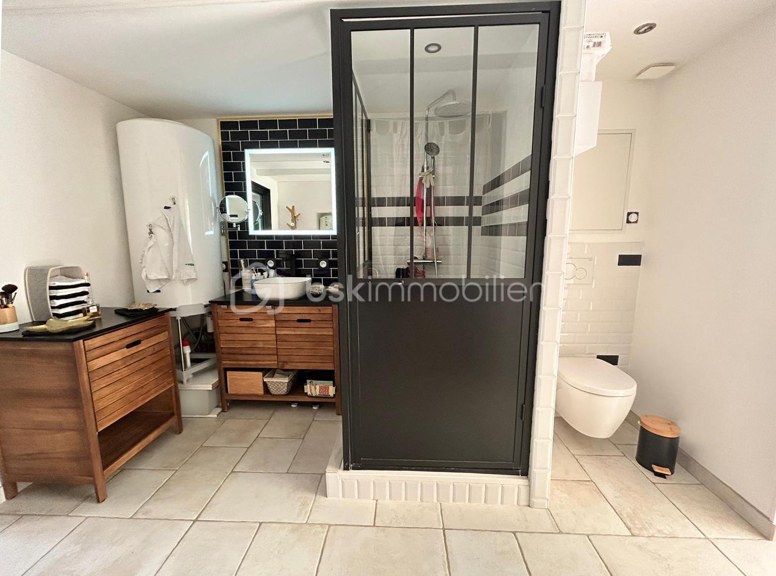 Salle de douche 1.jpg