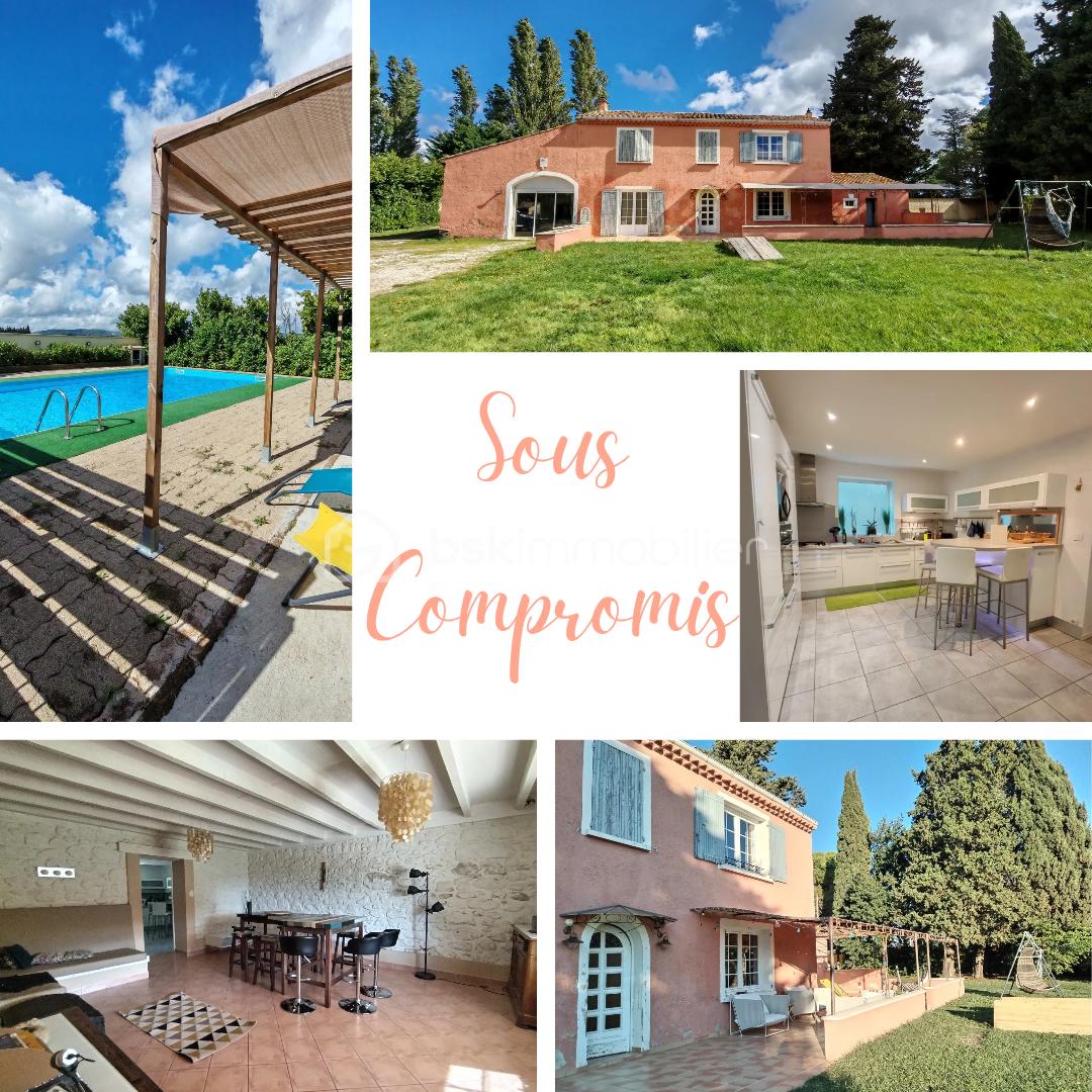 Maison traditionnelle de 330 m²