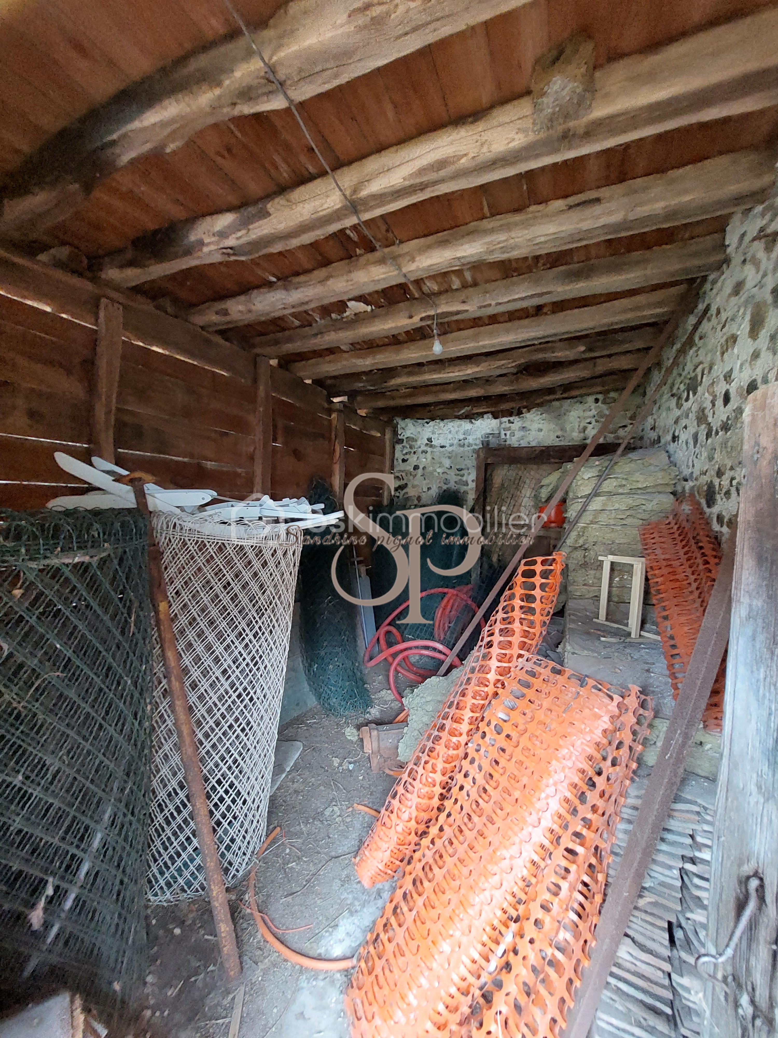Grange de 150 m² - villebeon-grange-et-terrain-loisirs_00006.jpeg