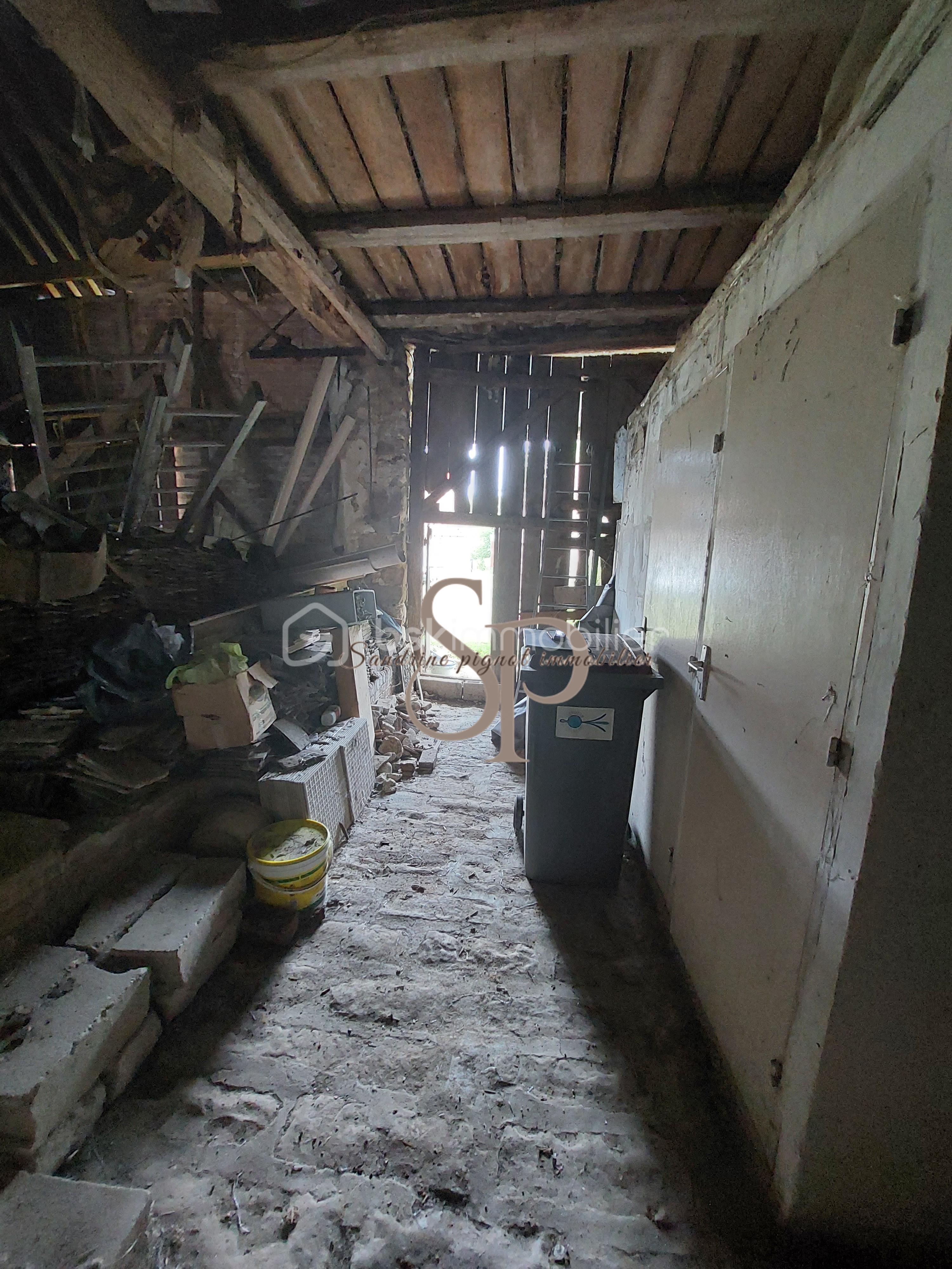 Grange de 150 m² - villebeon-grange-et-terrain-loisirs_00010.jpeg