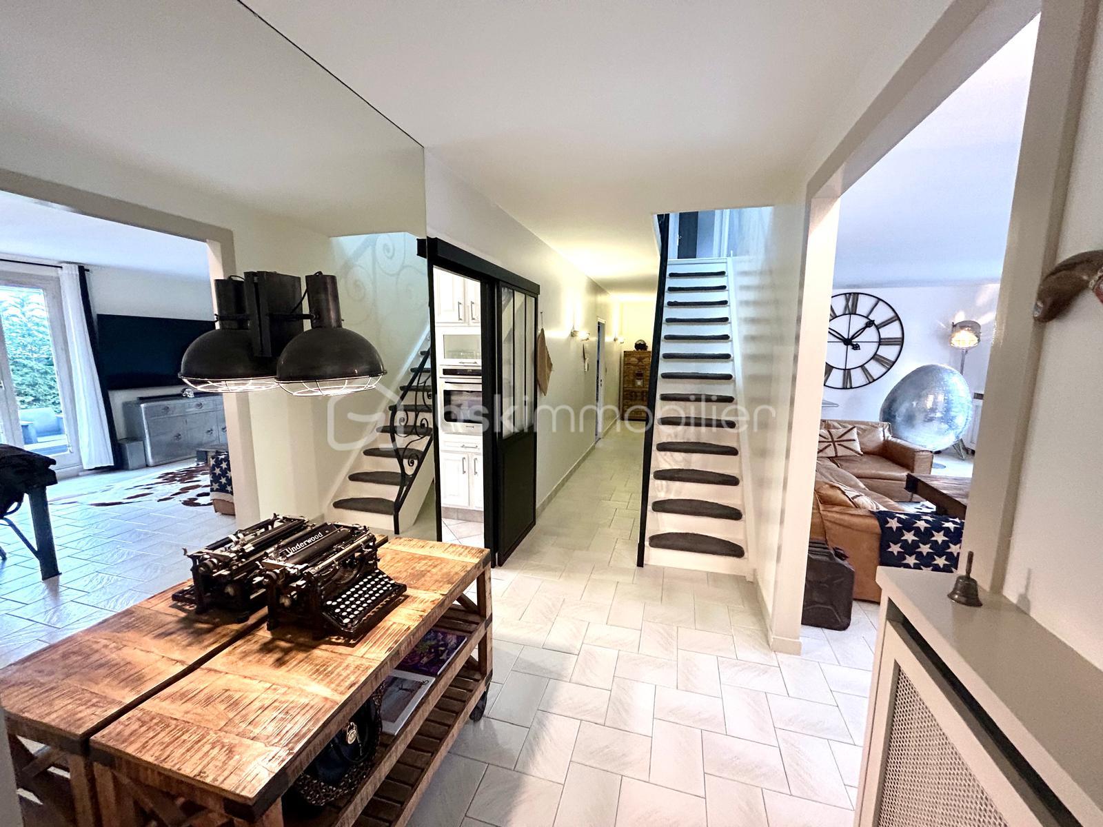 Demeure de 251,13 m² - entrée 2.jpg