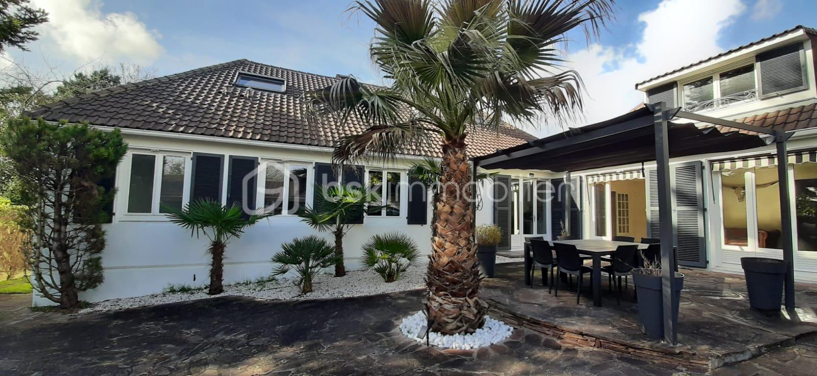 Demeure de 251,13 m²