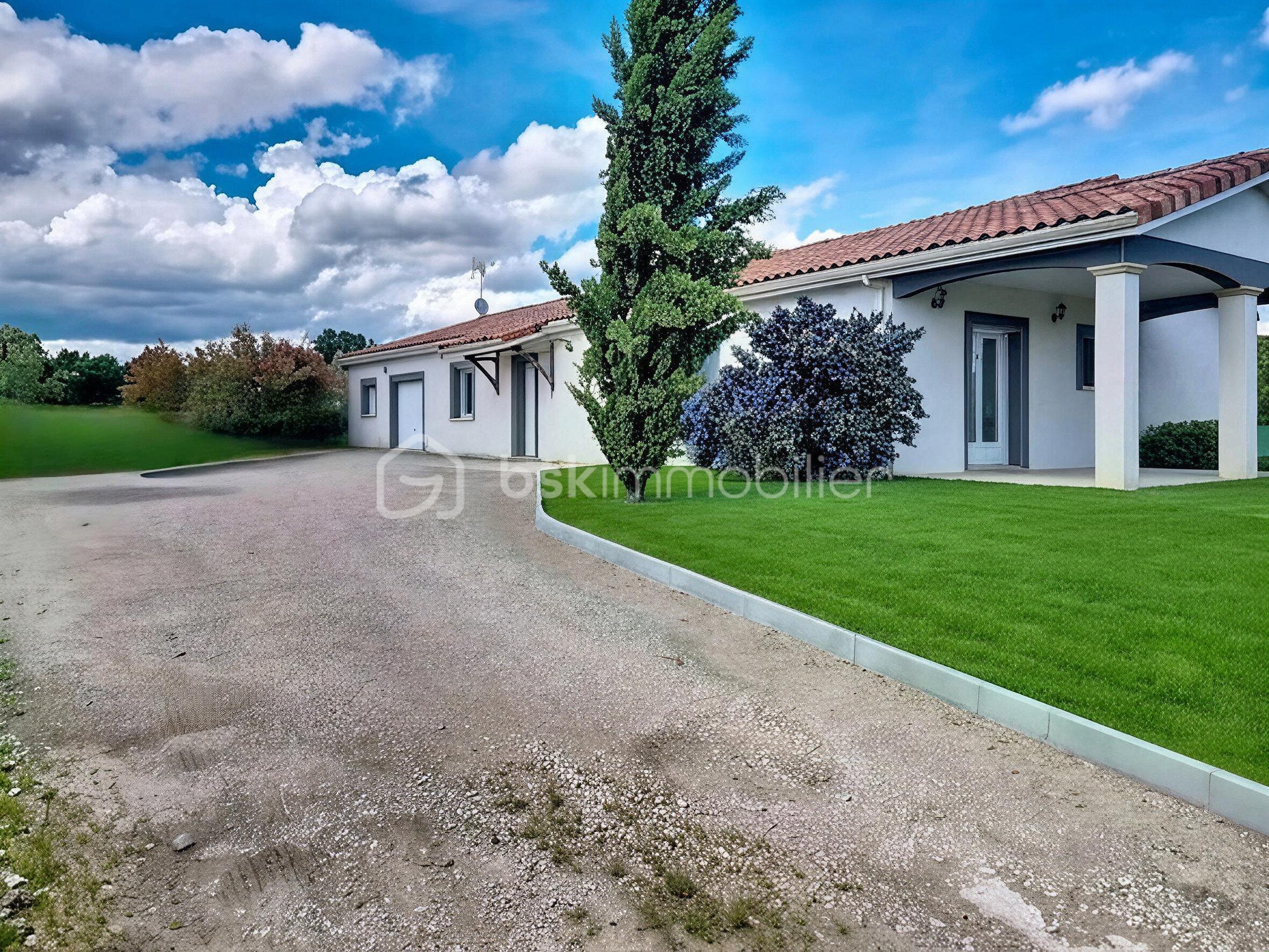home_staging_output_1524 exterieur.jpg