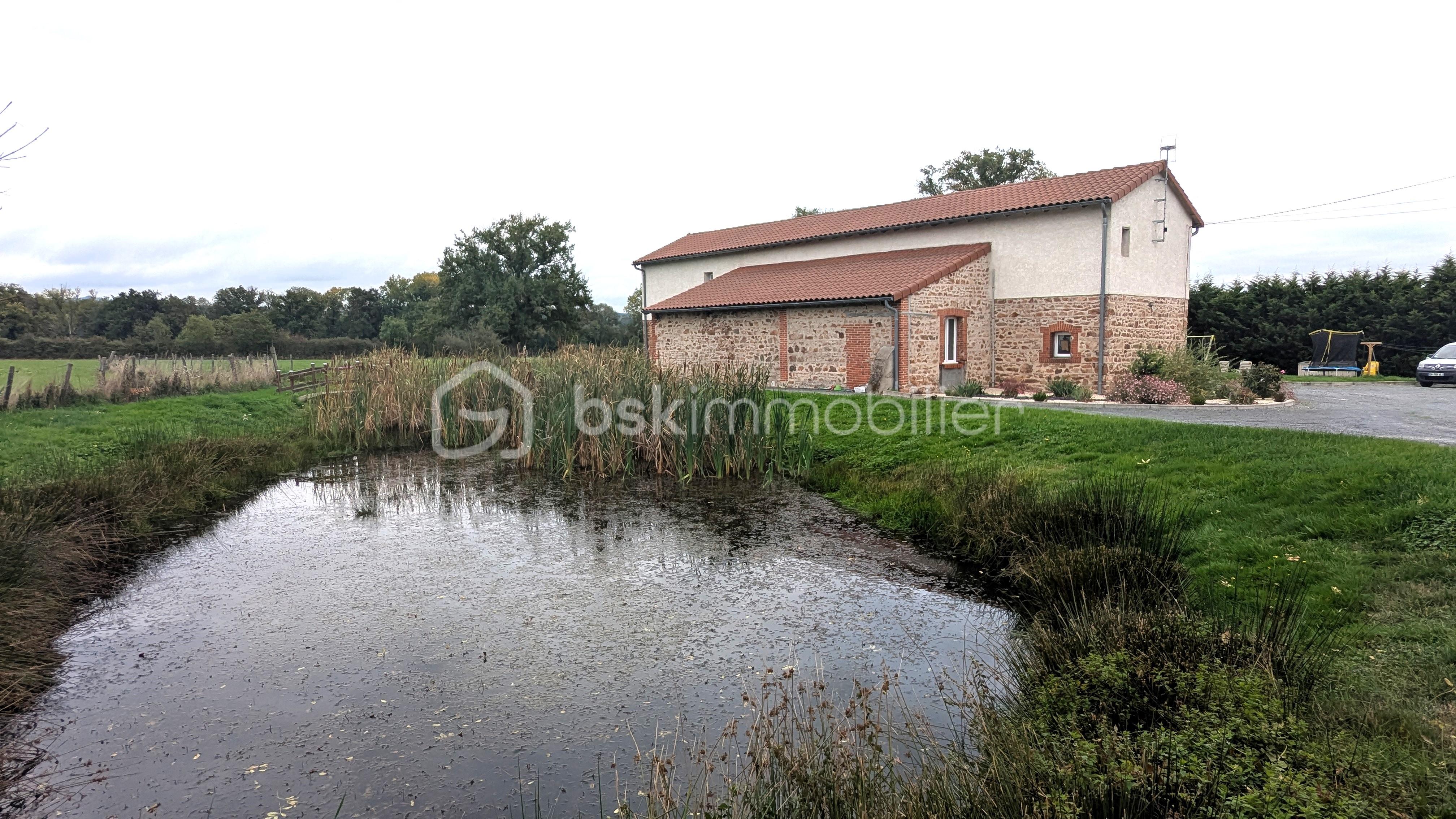 Corps de ferme de 242 m² - PXL_20251009_160837850.jpg