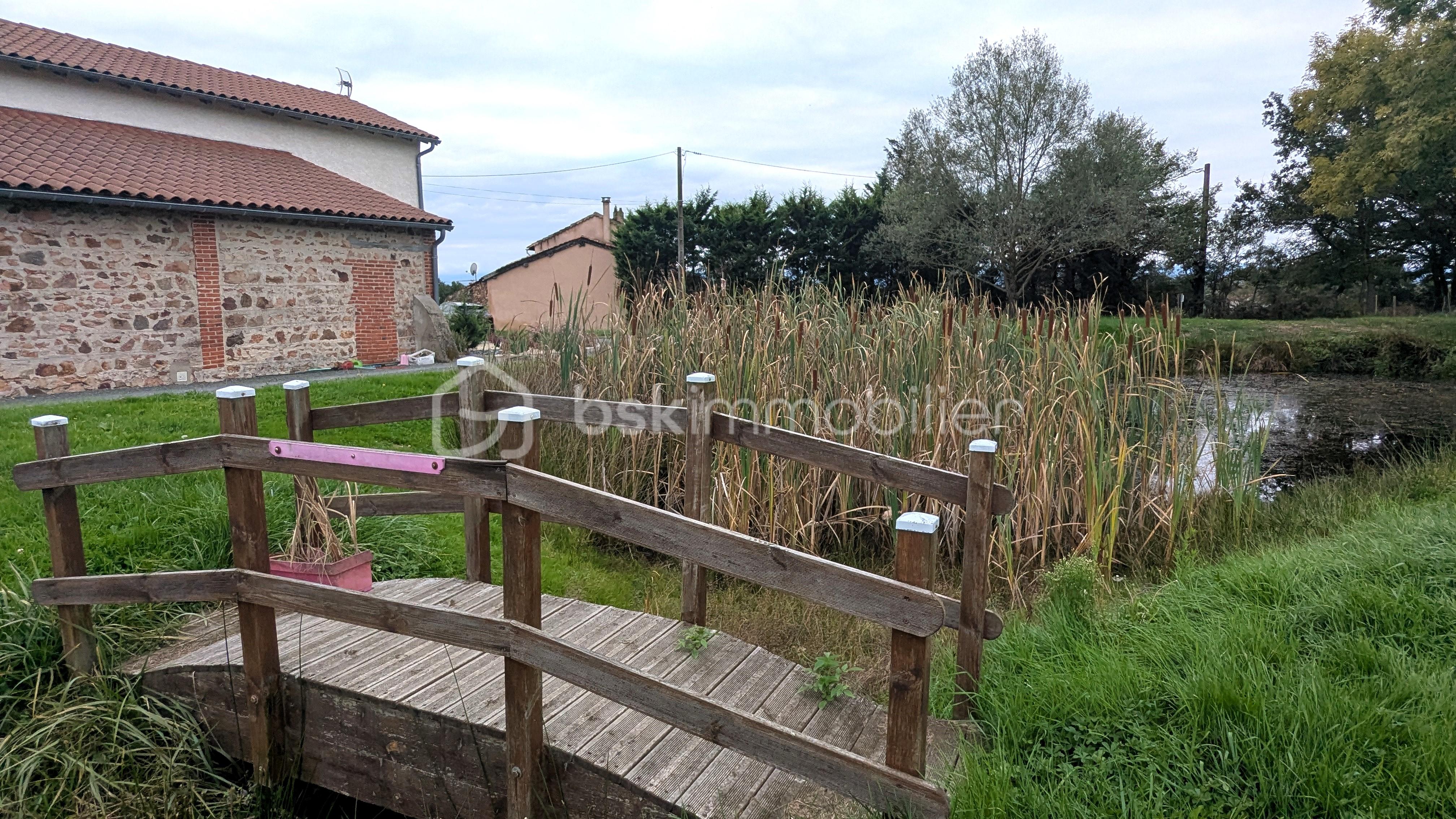 Corps de ferme de 242 m² - PXL_20251009_160913918.jpg