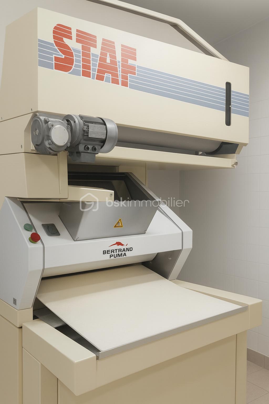 Fonds de commerce - 0ff729e9-6cde-4912-afde-eba6a0a0b63a.png