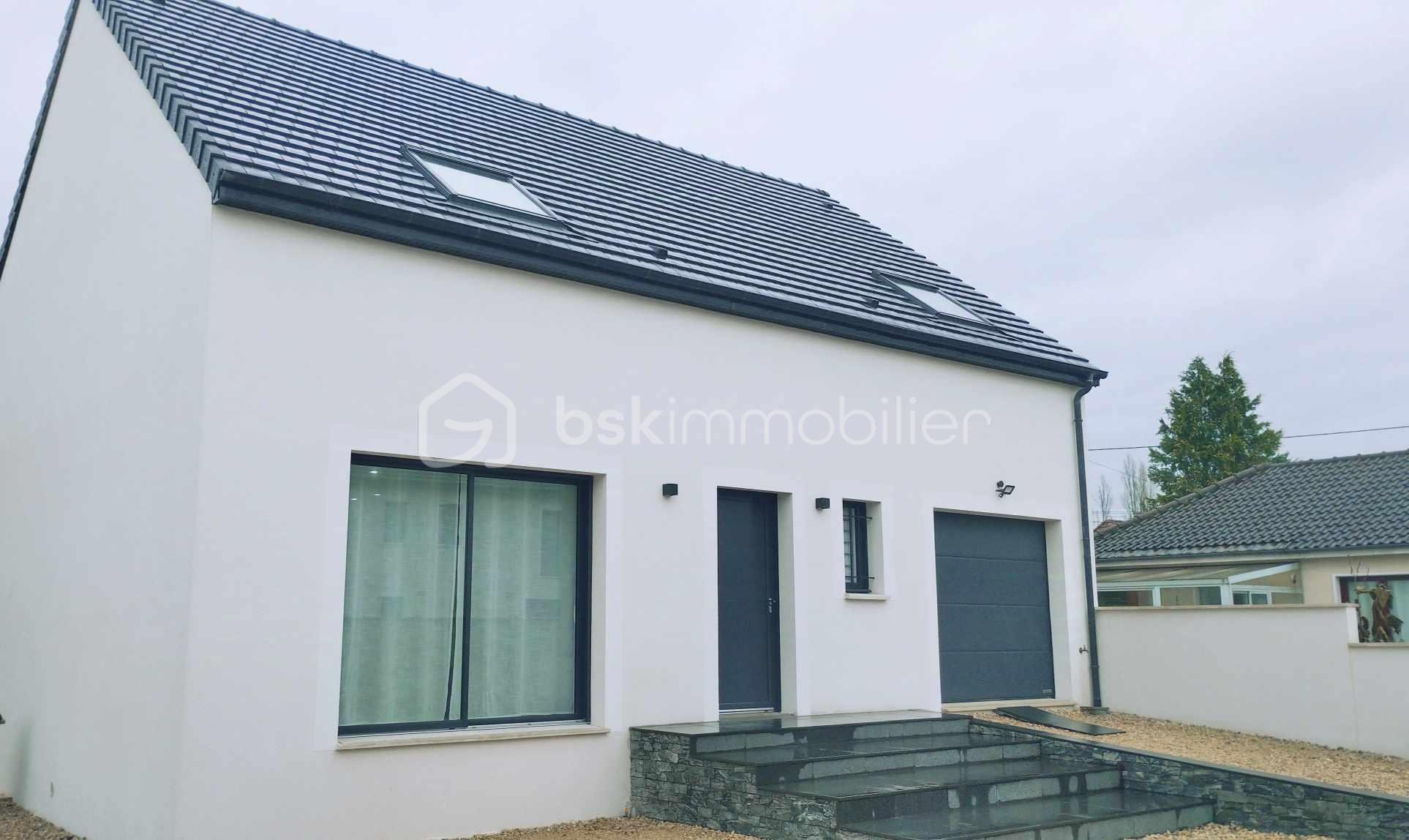 Maison de 131 m² - yHBQe7FyVkyY3xUhTkaurWQEQEicW5hhSPs9XkdD (1).jpg