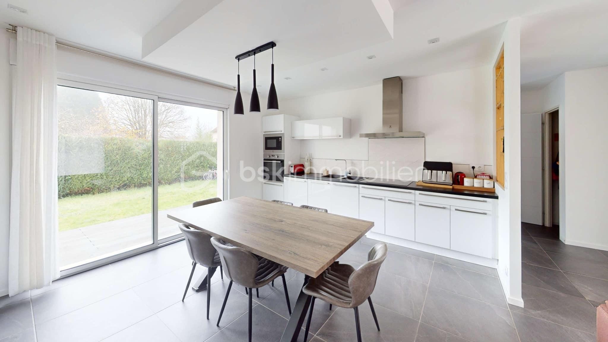 Maison de 131 m² - ltLeGi4EddY4iM6FdsmX1azQCCMu6AYqb4t1RBHU (1).jpg